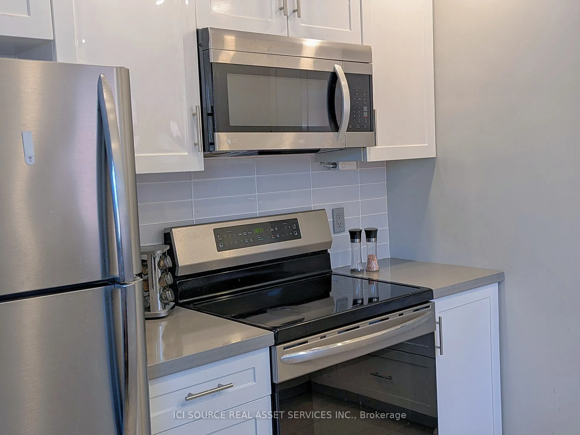 43 Tansley Avenue, #Main floor