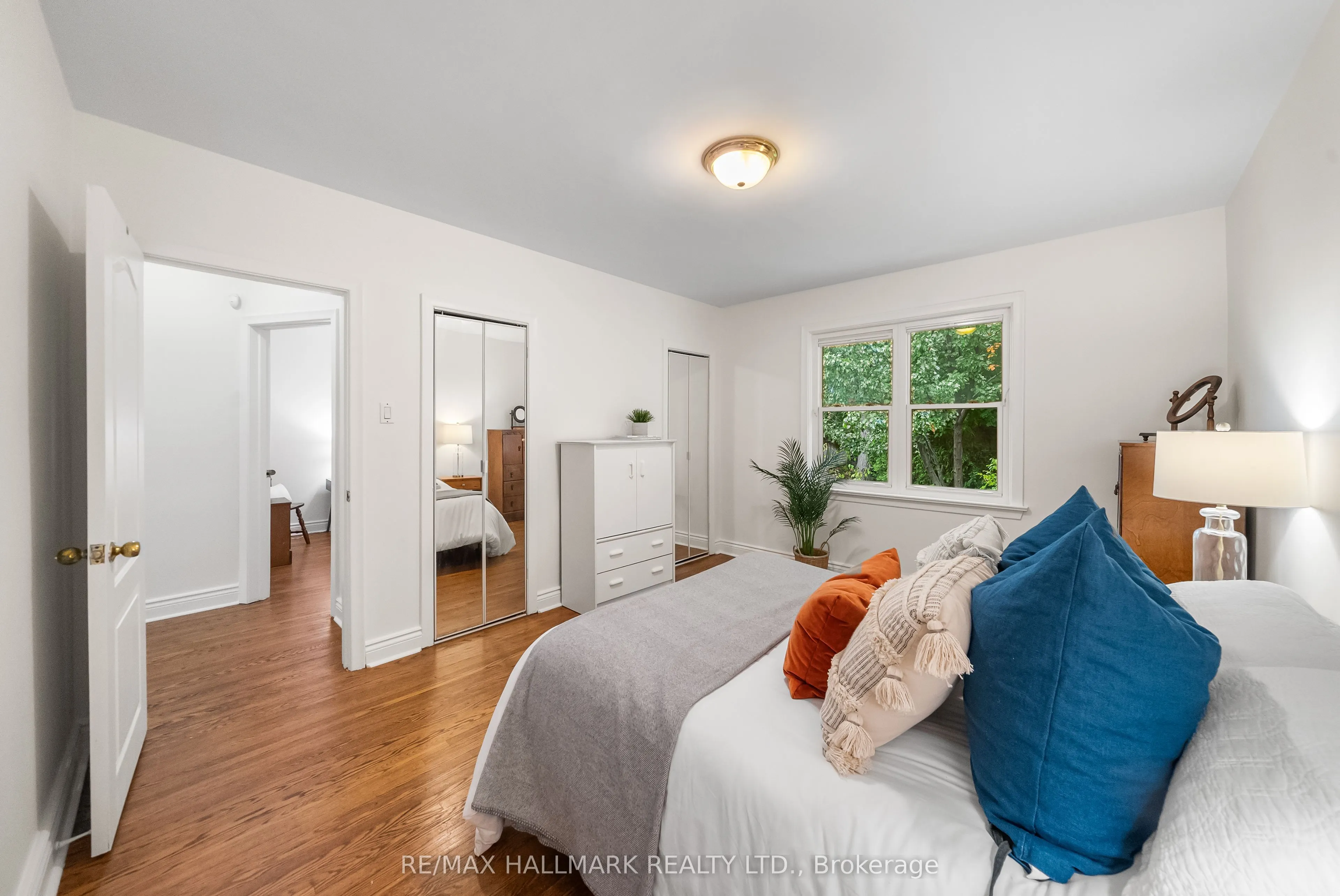 266 Chine Drive