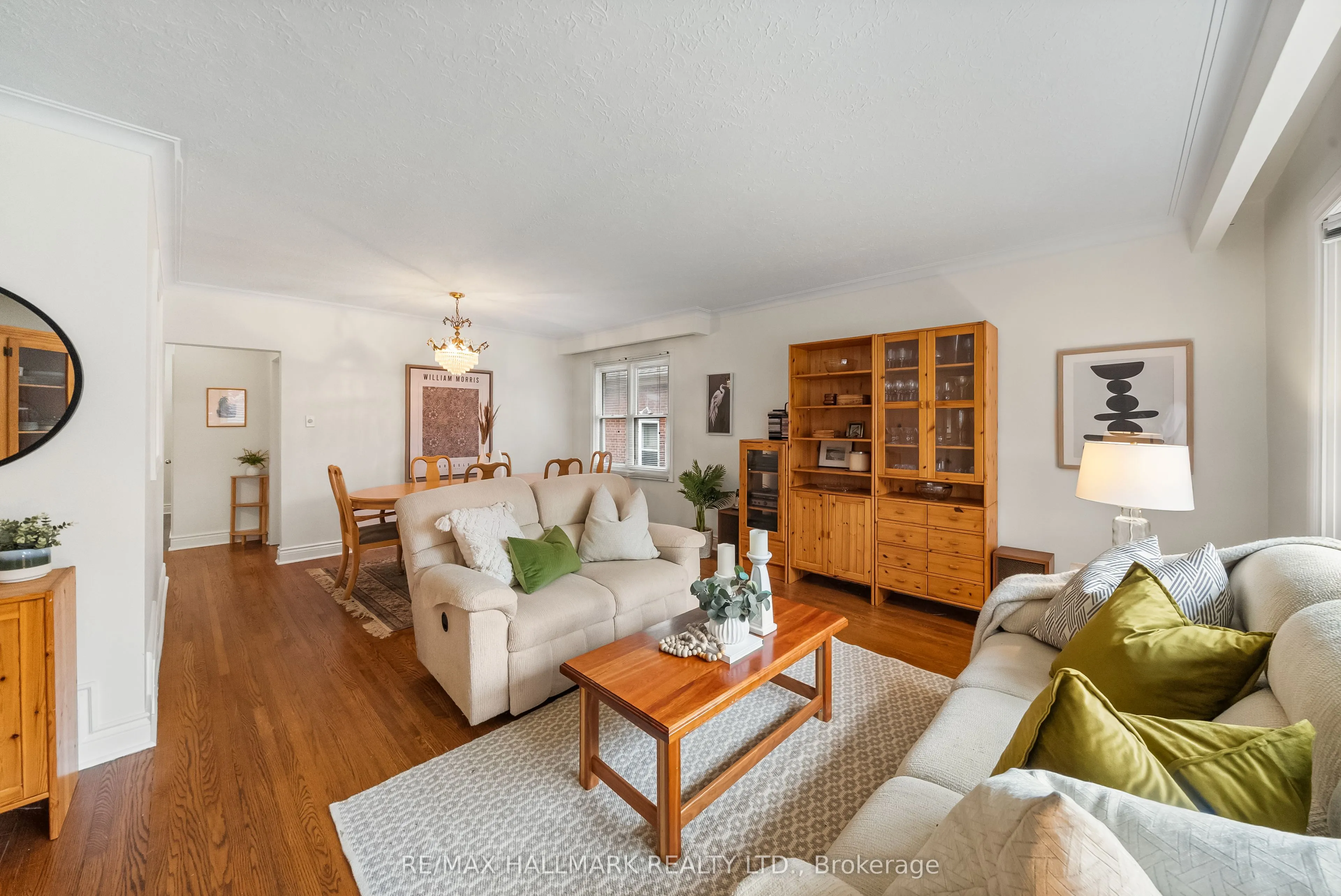 266 Chine Drive