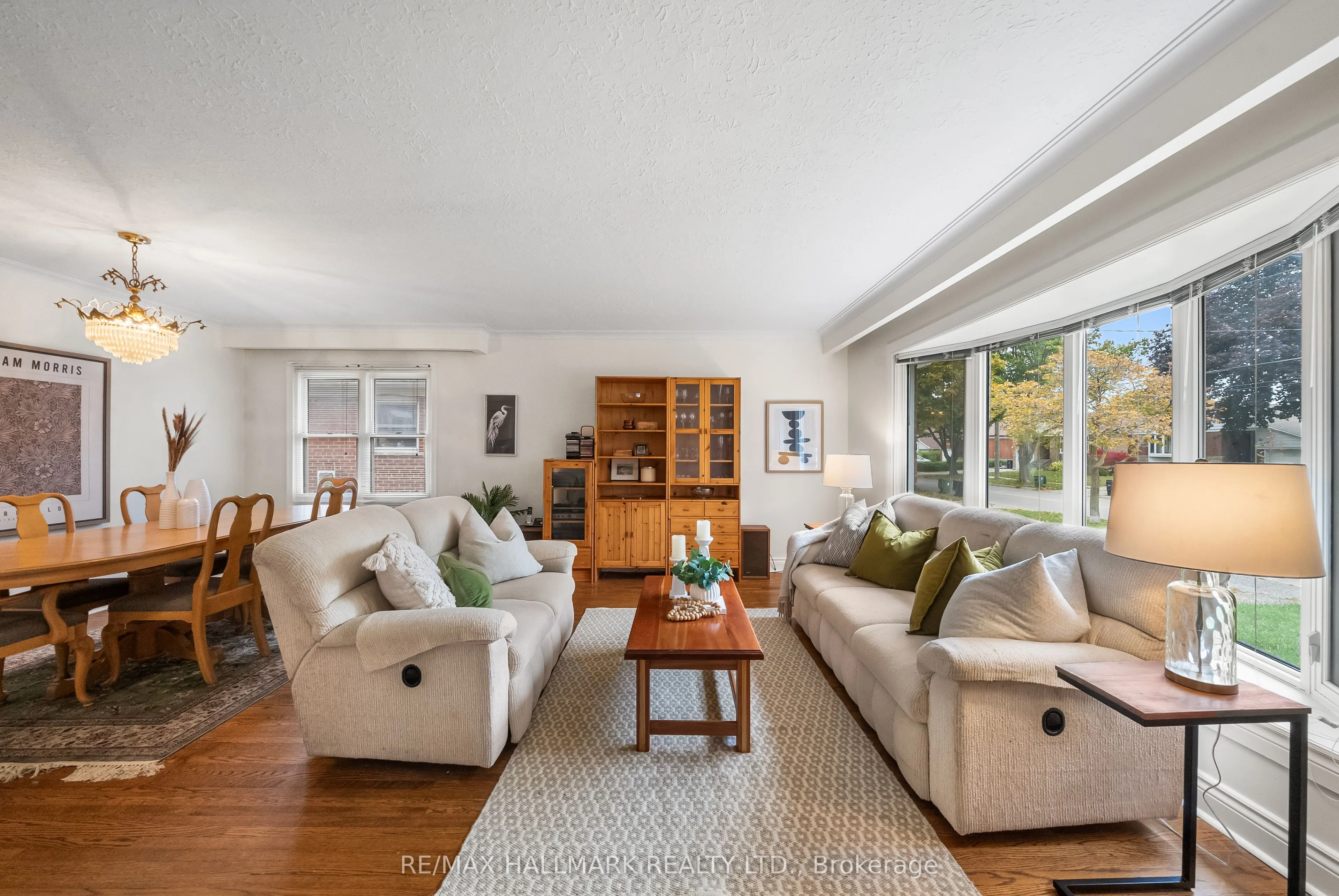 266 Chine Drive