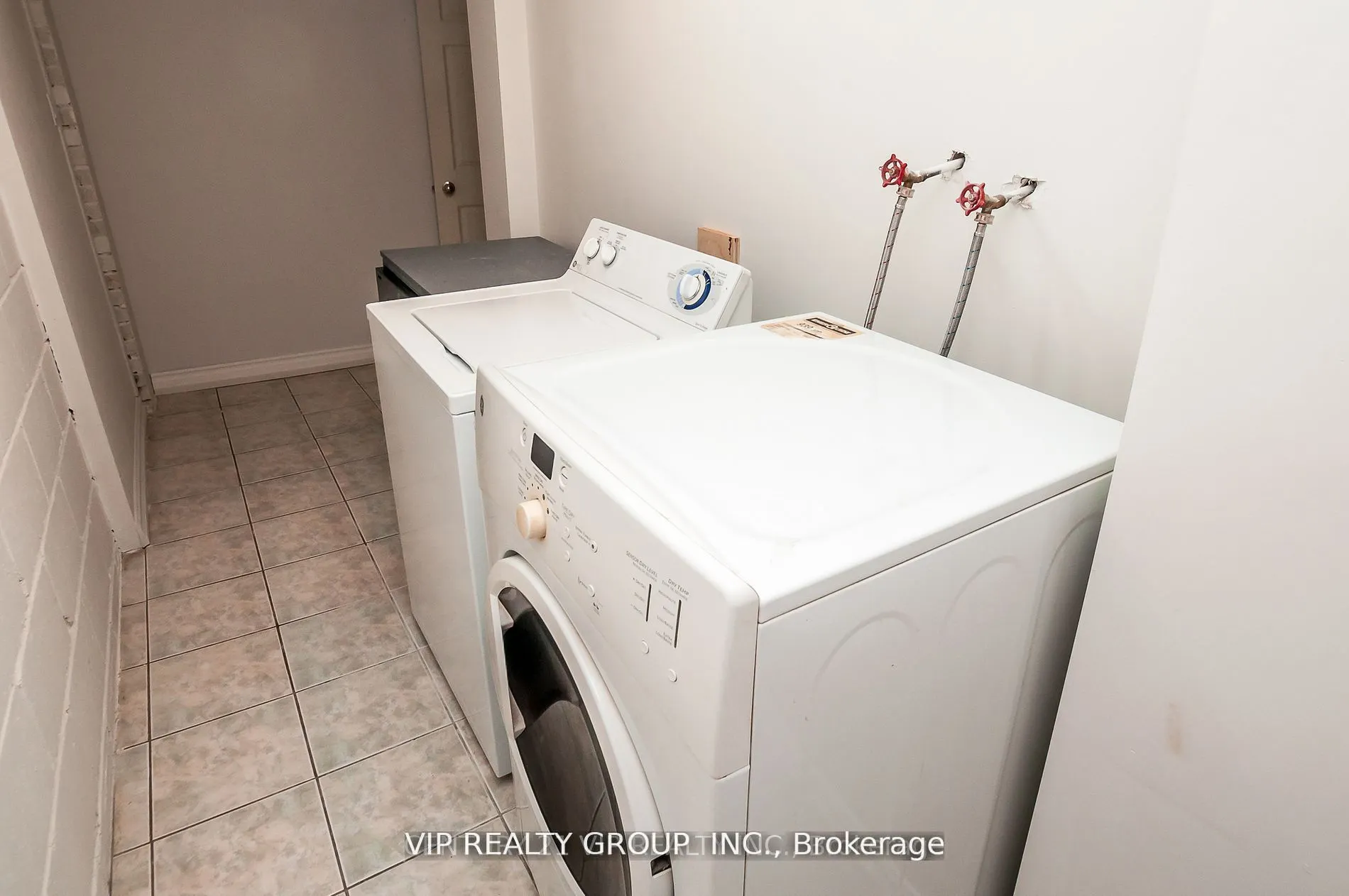 2626 Eglinton Avenue E, #unit 2