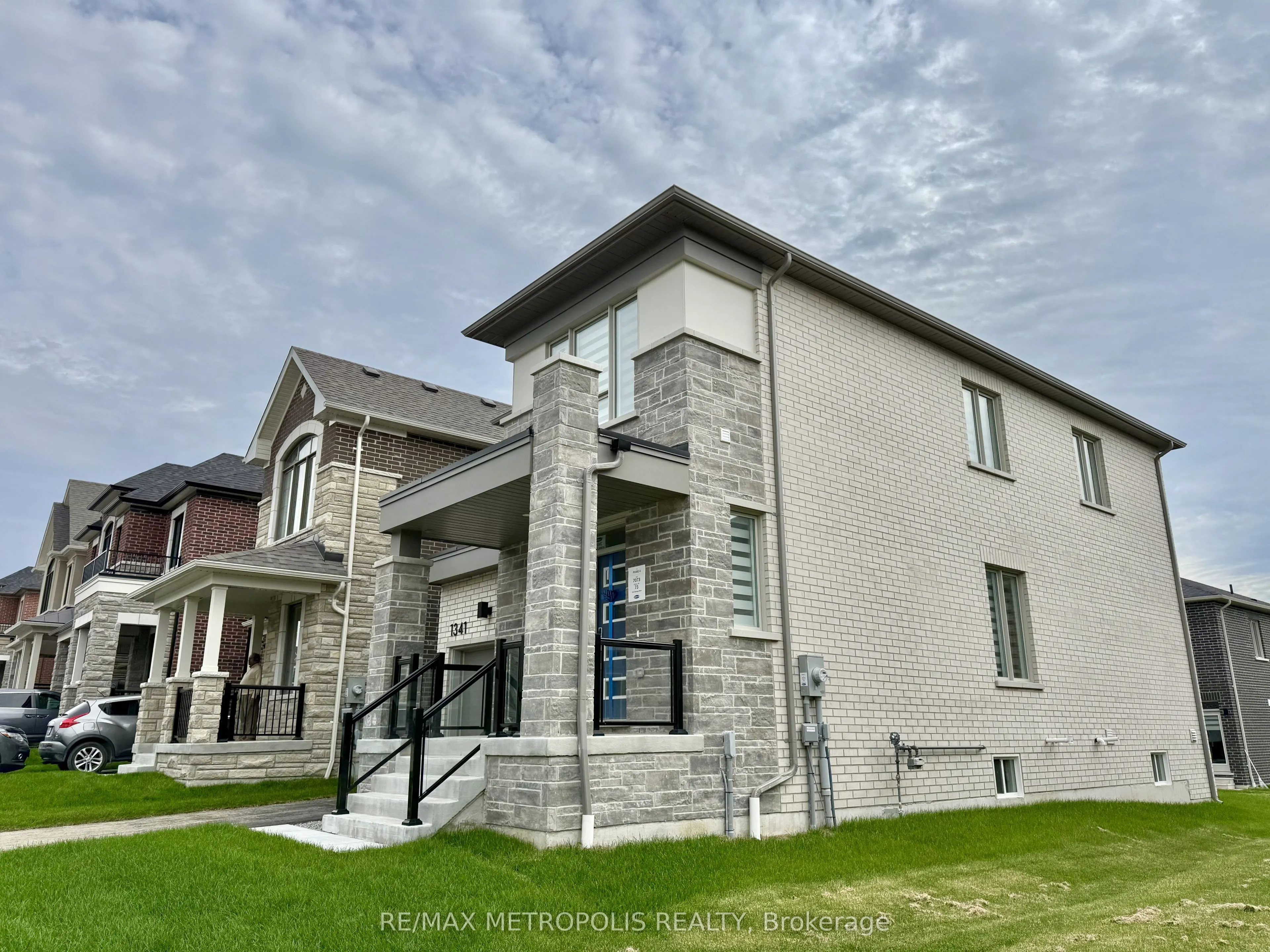 1341 Glamorgan Manor
