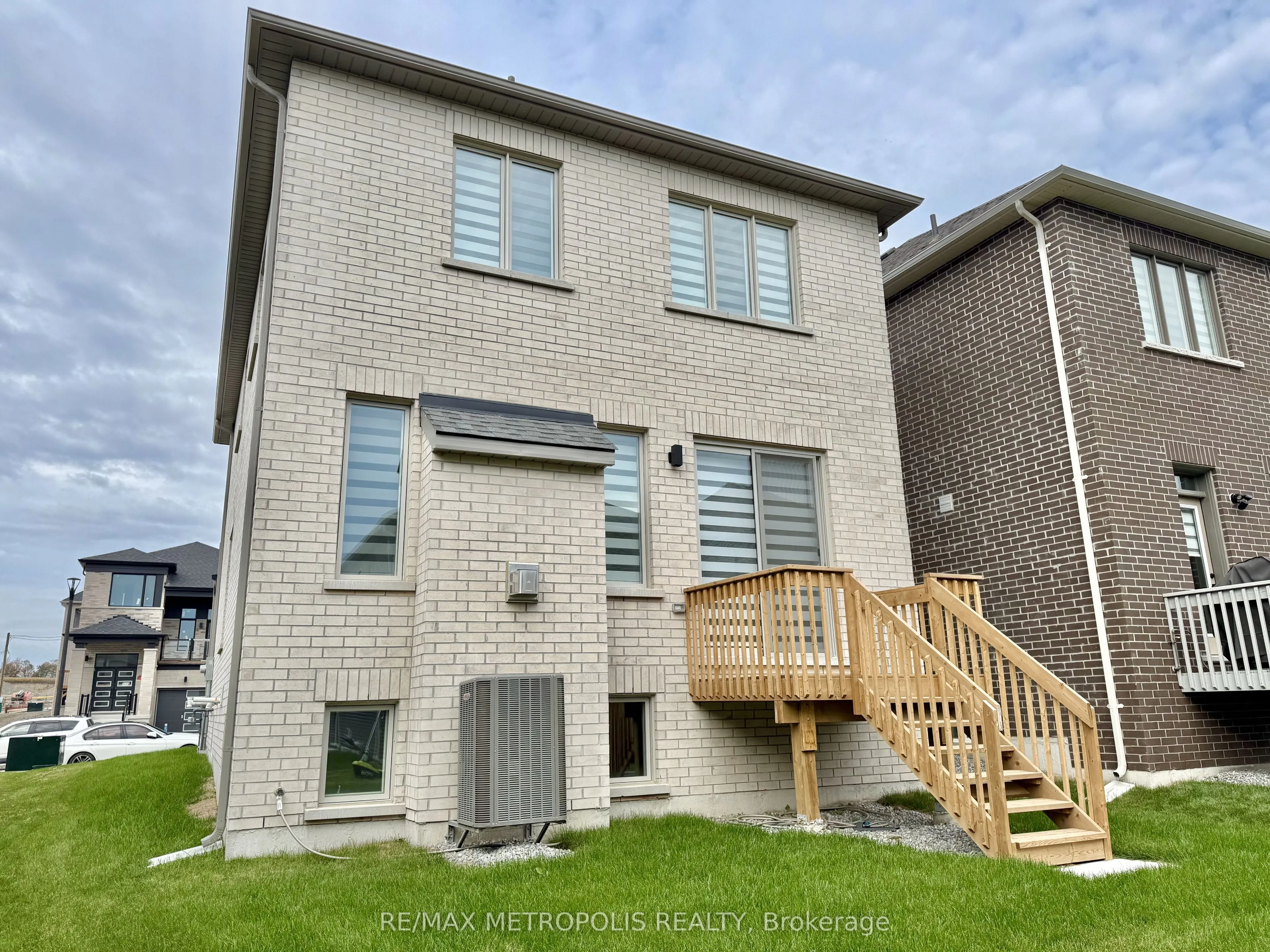 1341 Glamorgan Manor