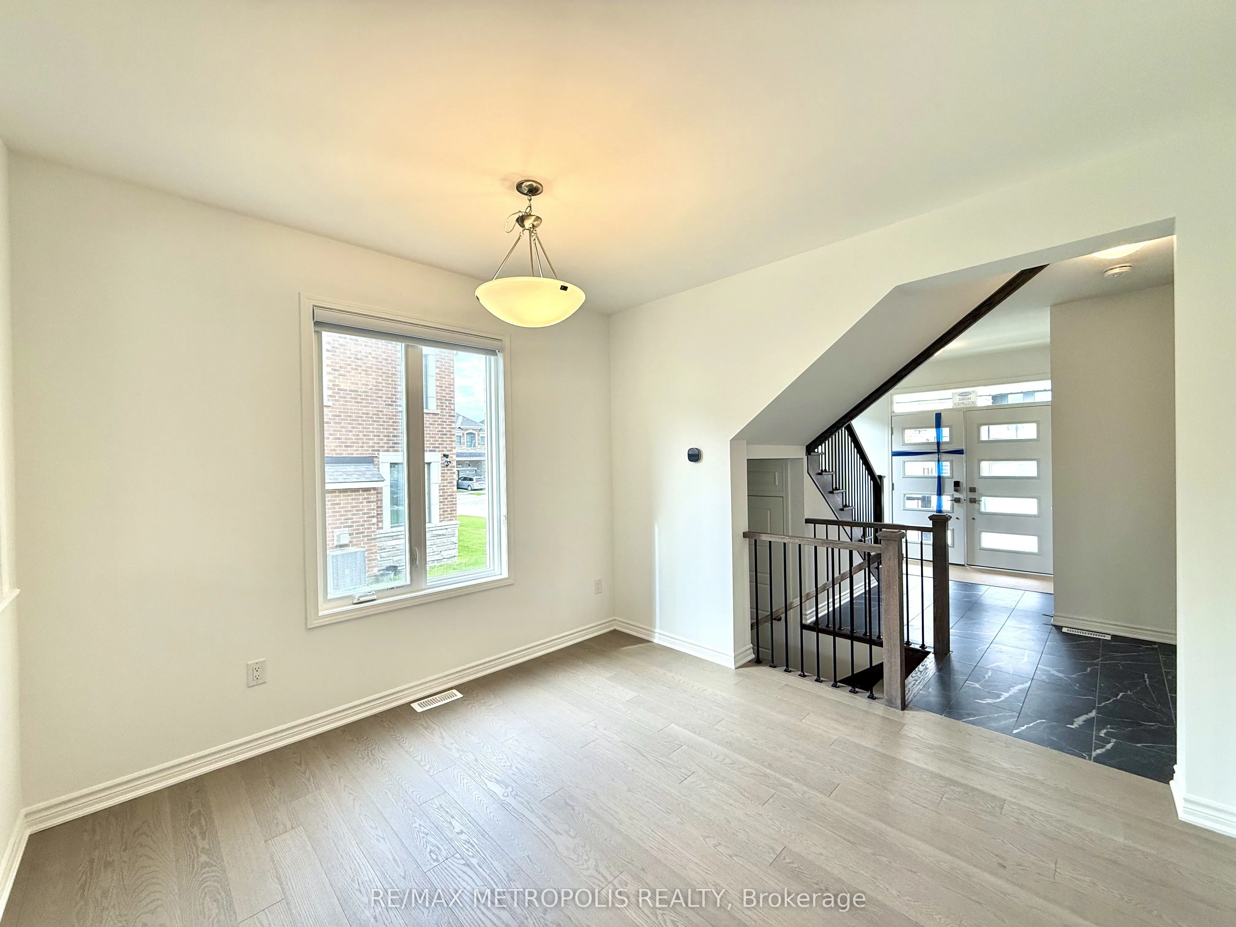 1341 Glamorgan Manor