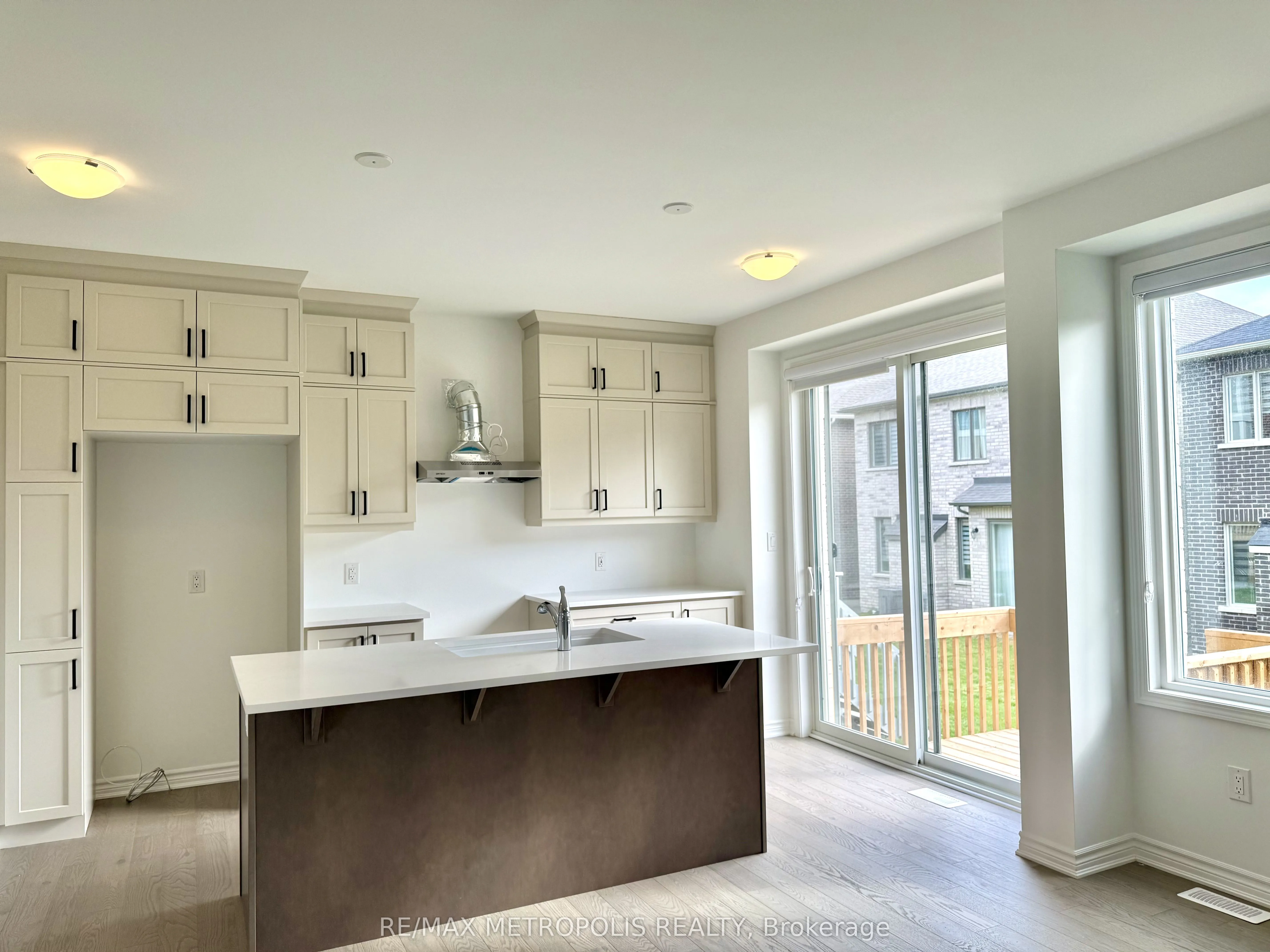 1341 Glamorgan Manor