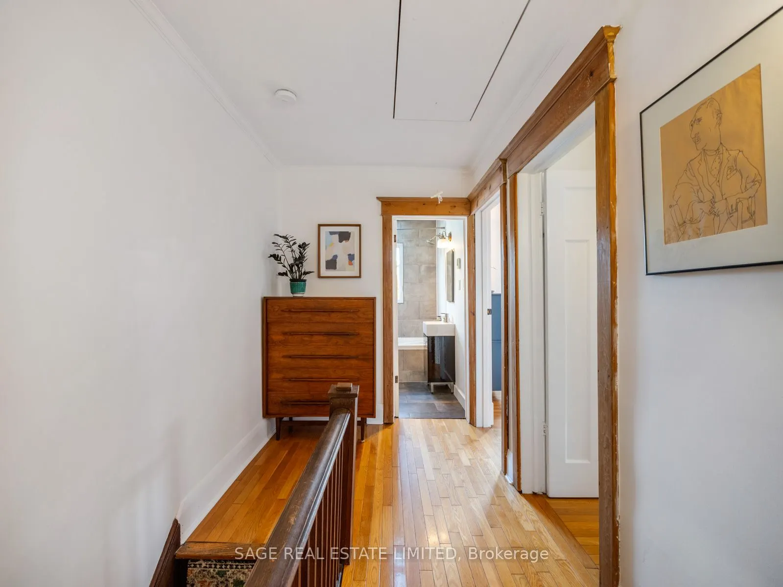439 Leslie Street
