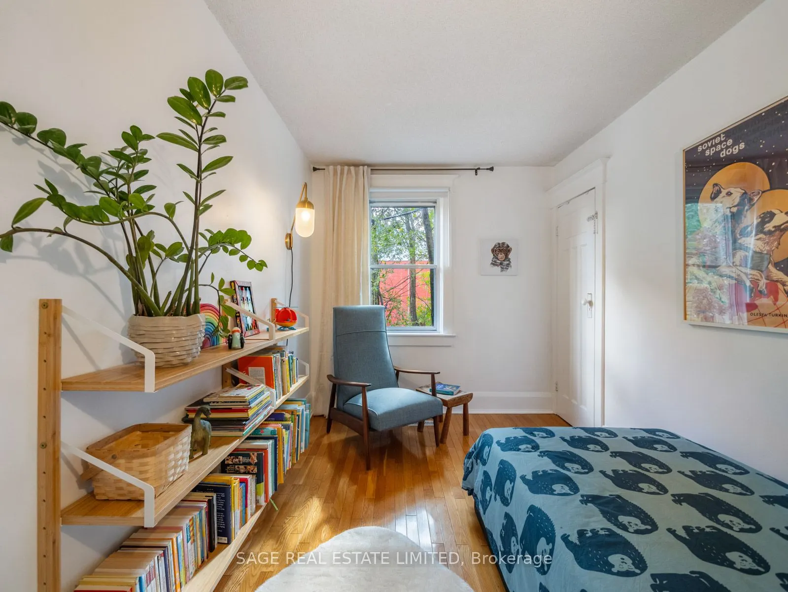 439 Leslie Street