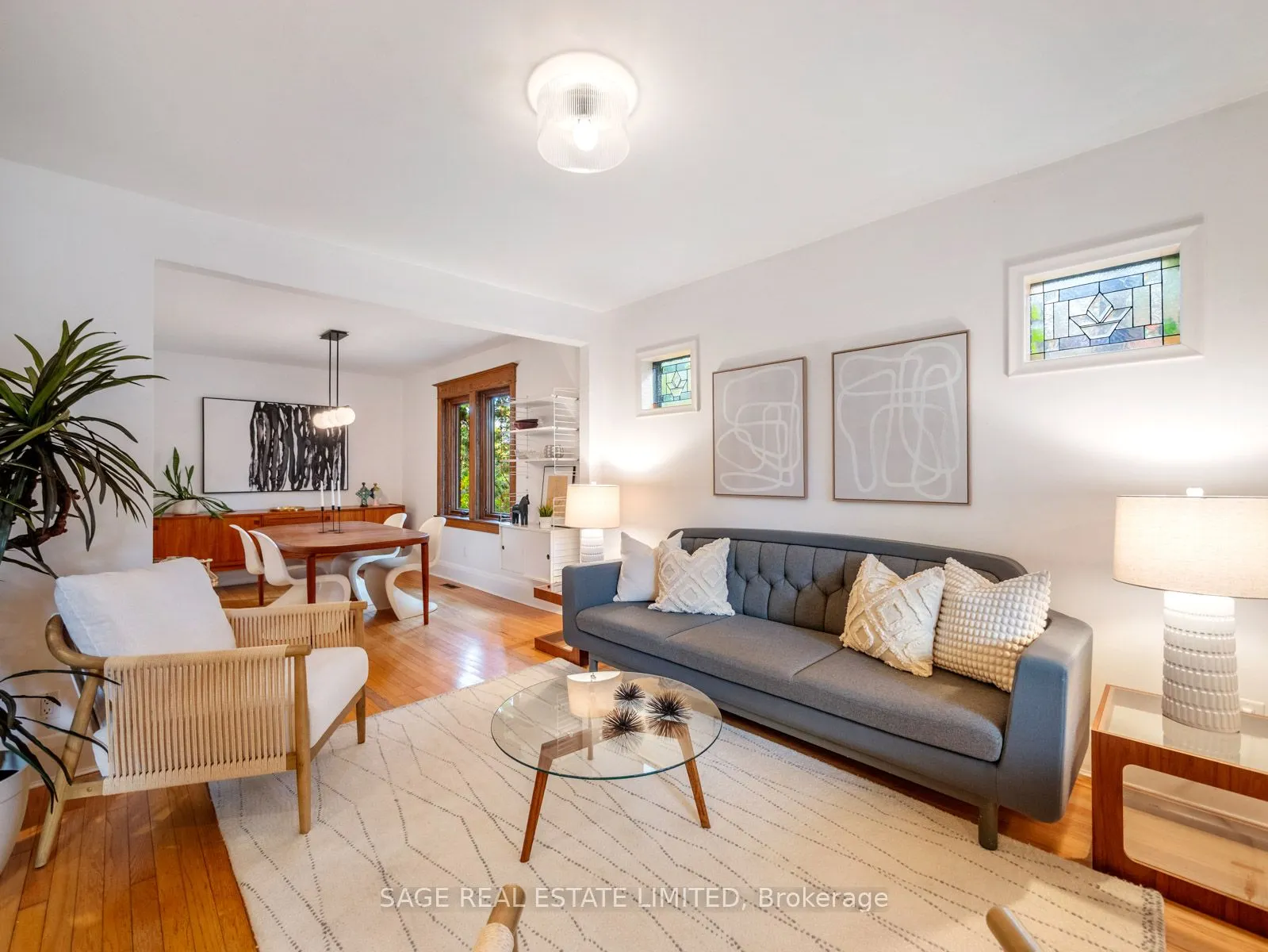 439 Leslie Street