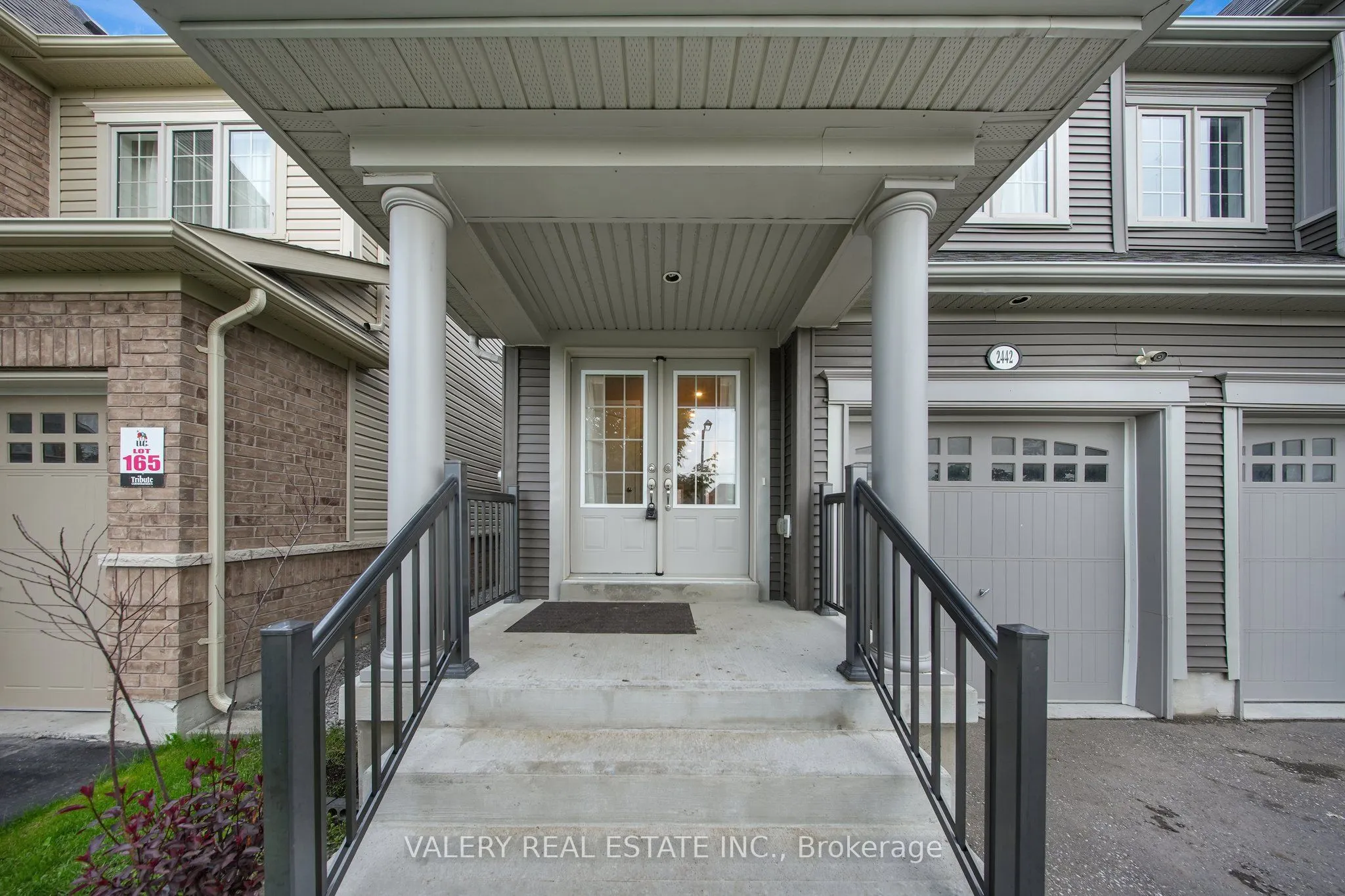 2442 Equestrian Crescent