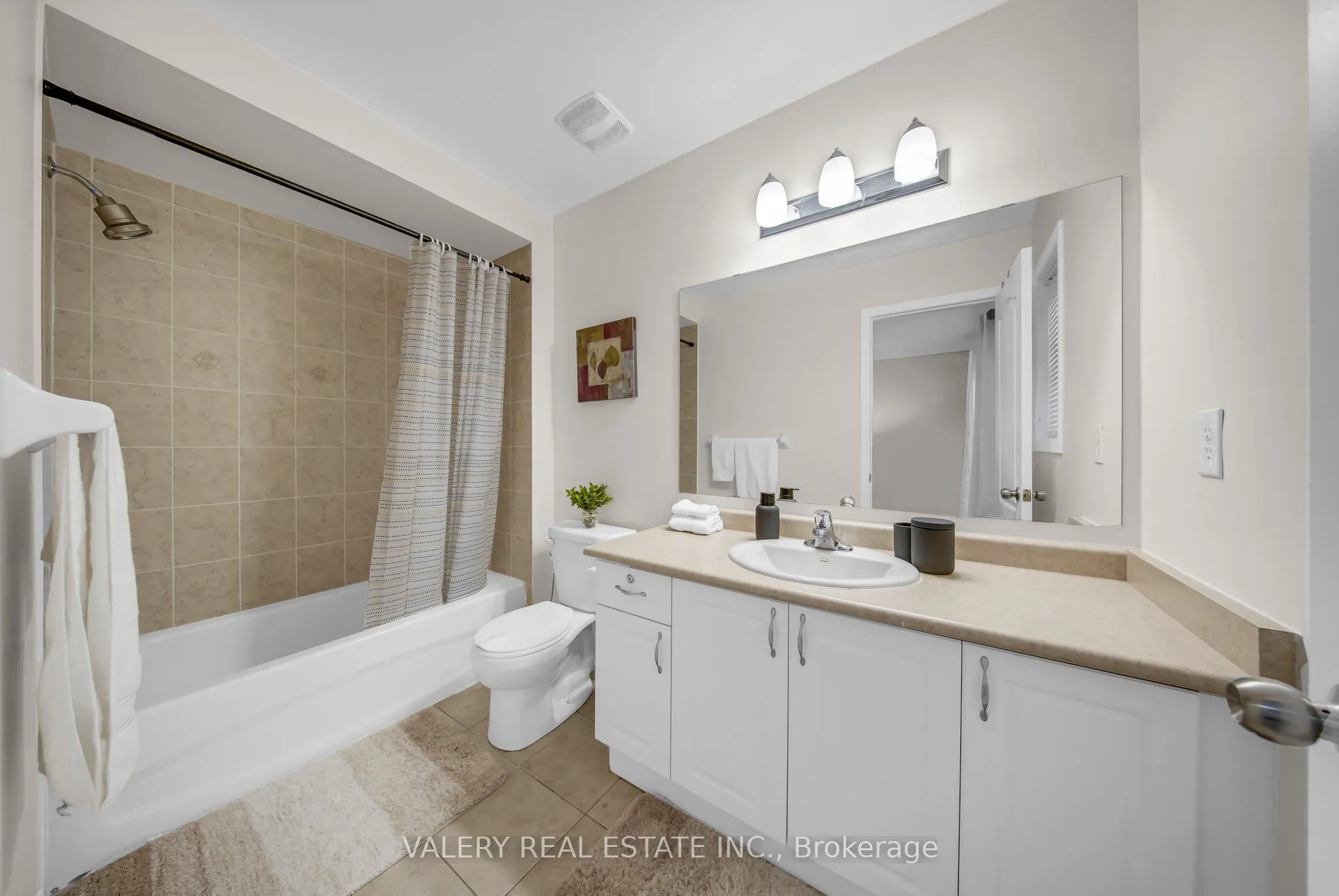 2442 Equestrian Crescent