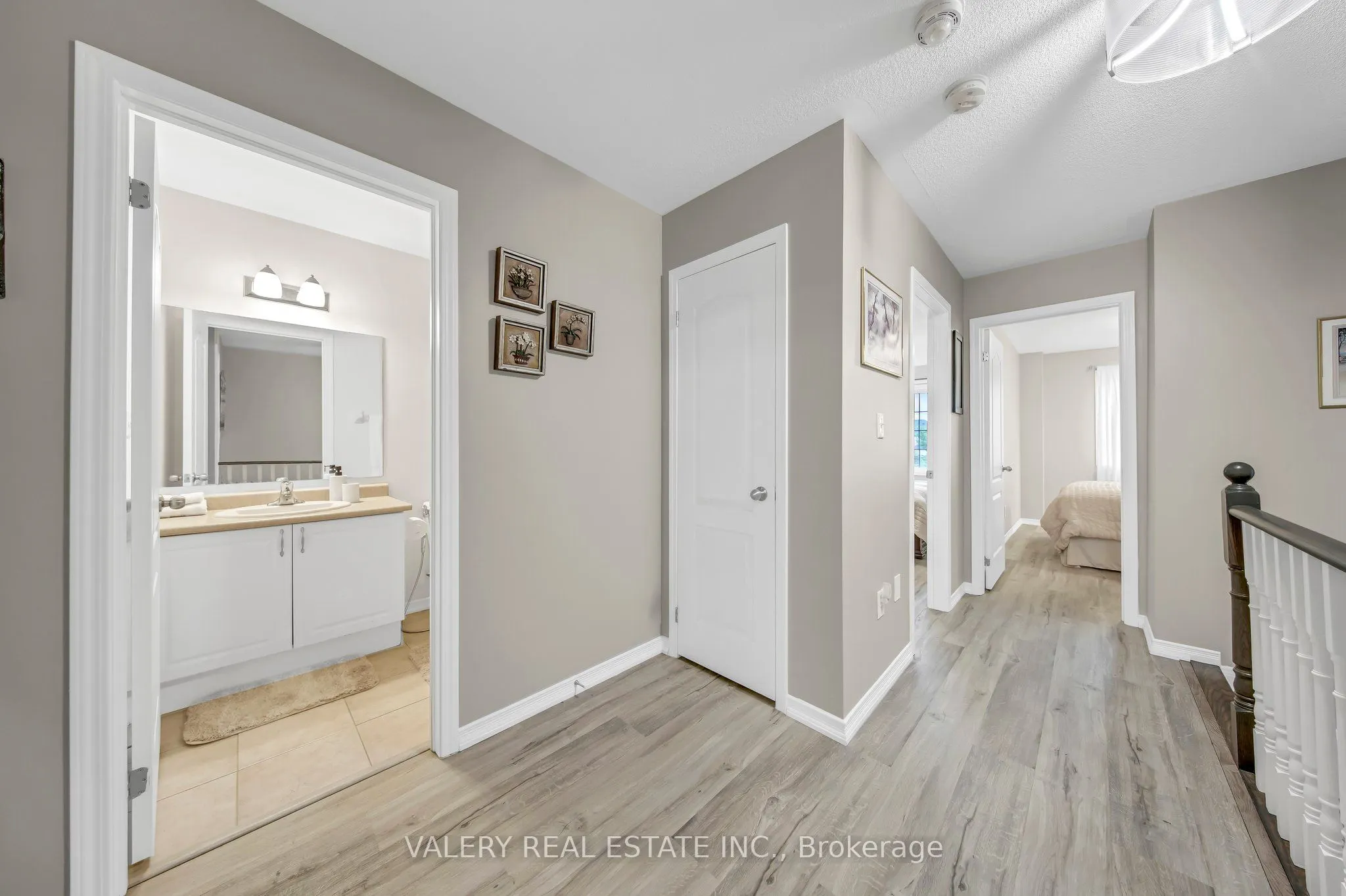 2442 Equestrian Crescent