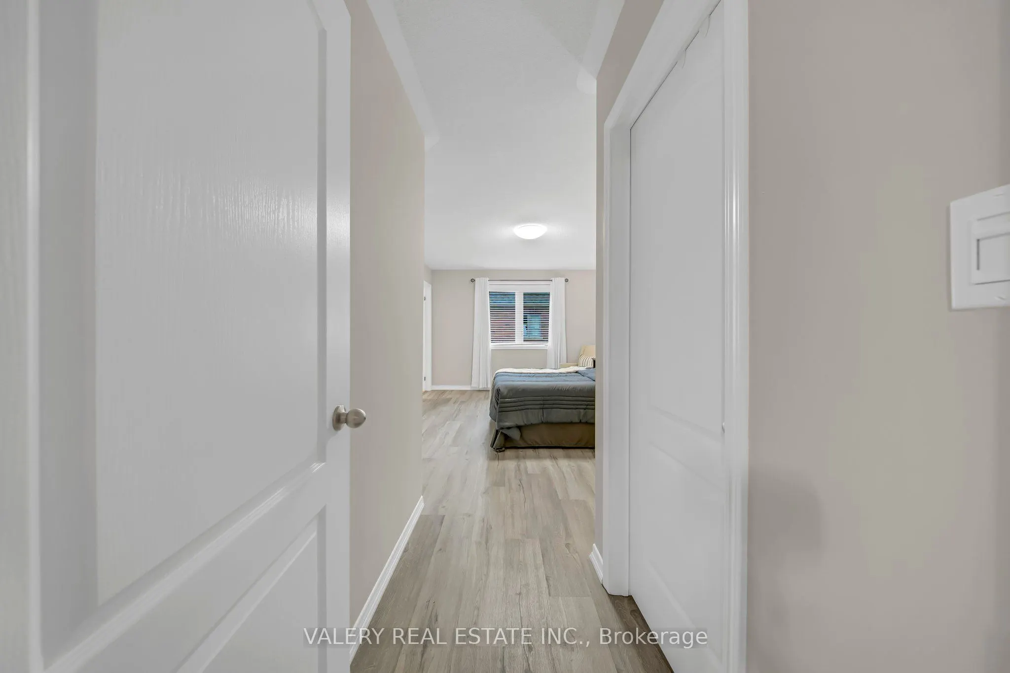 2442 Equestrian Crescent