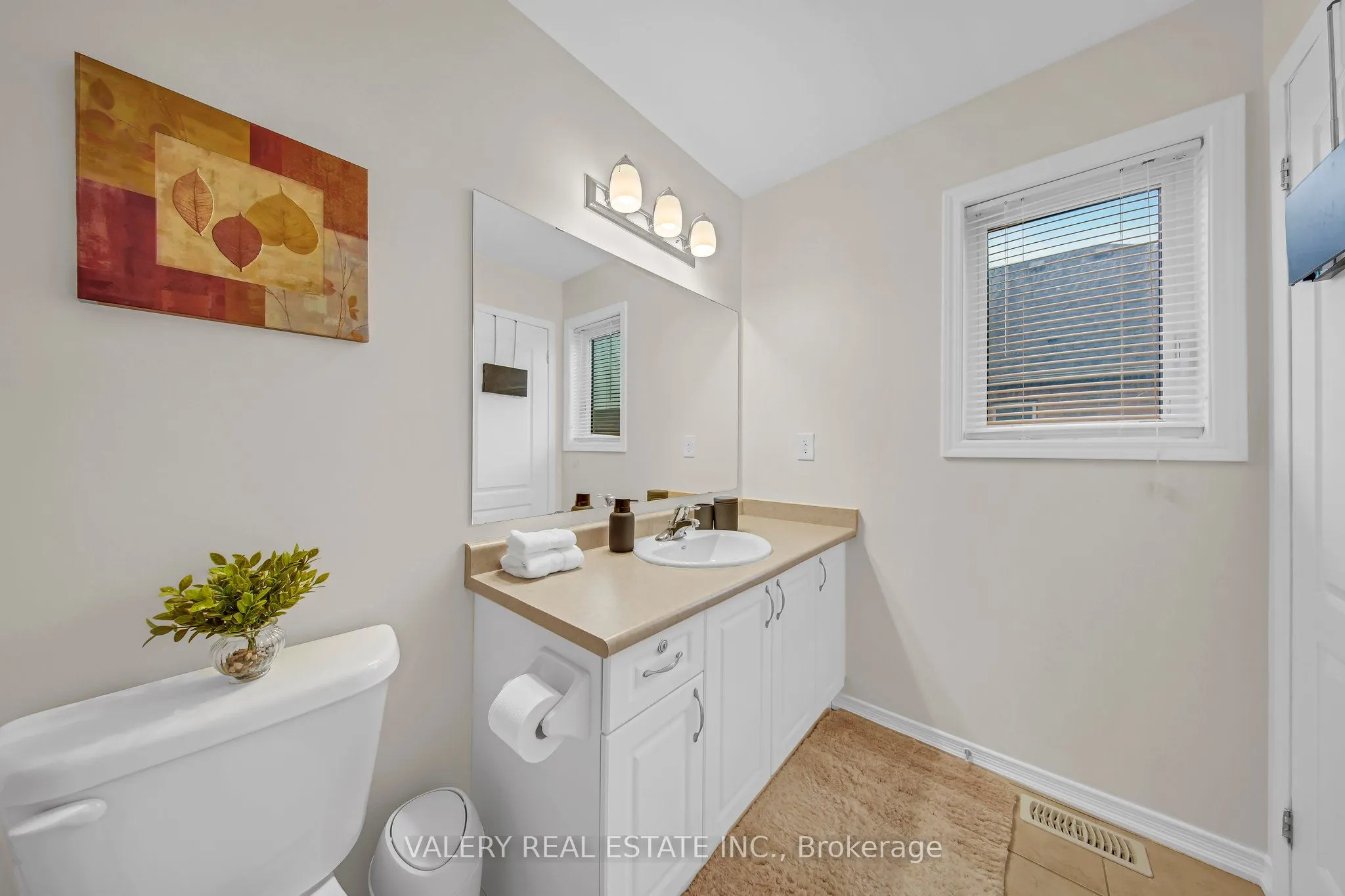 2442 Equestrian Crescent