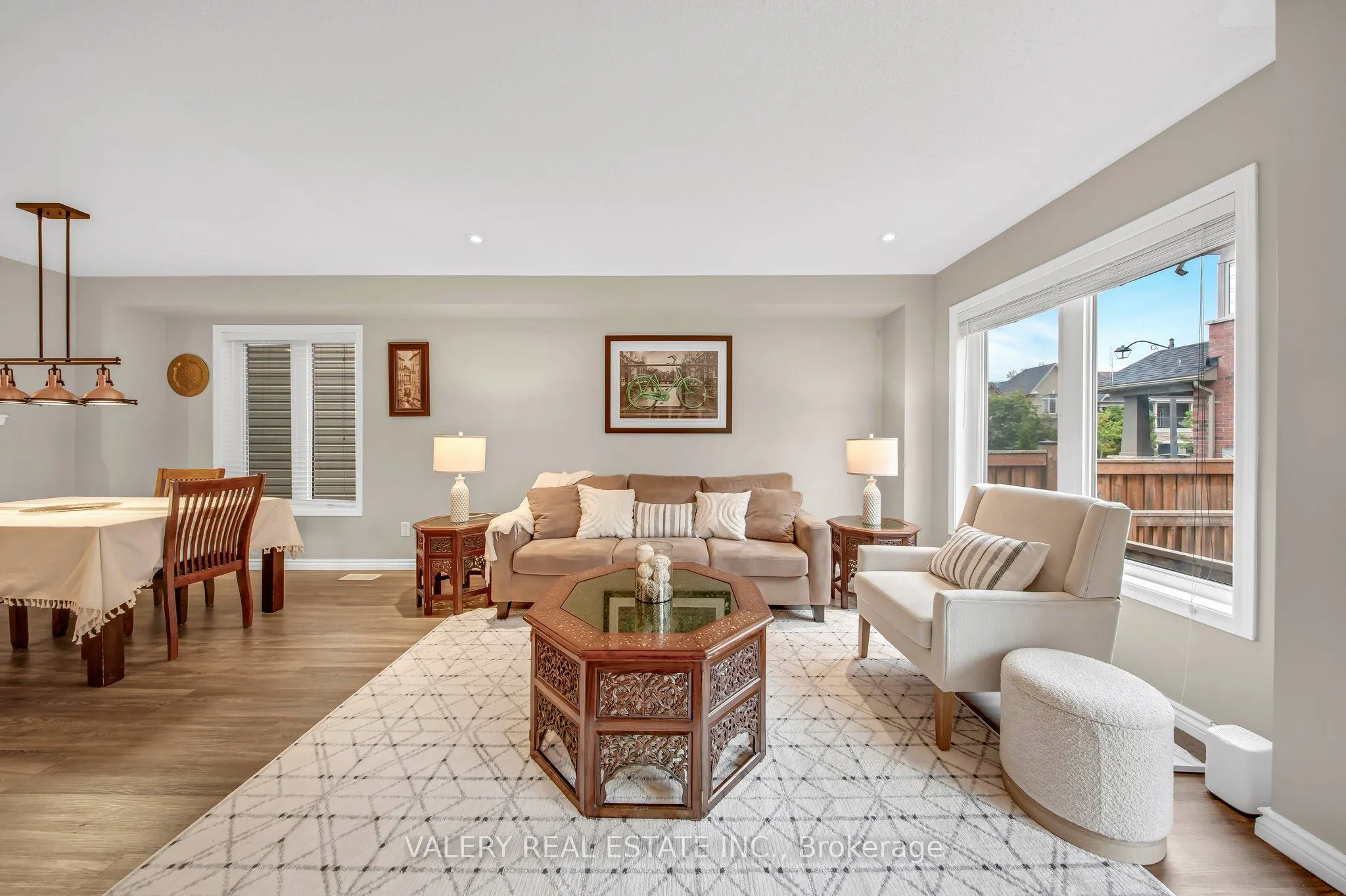 2442 Equestrian Crescent