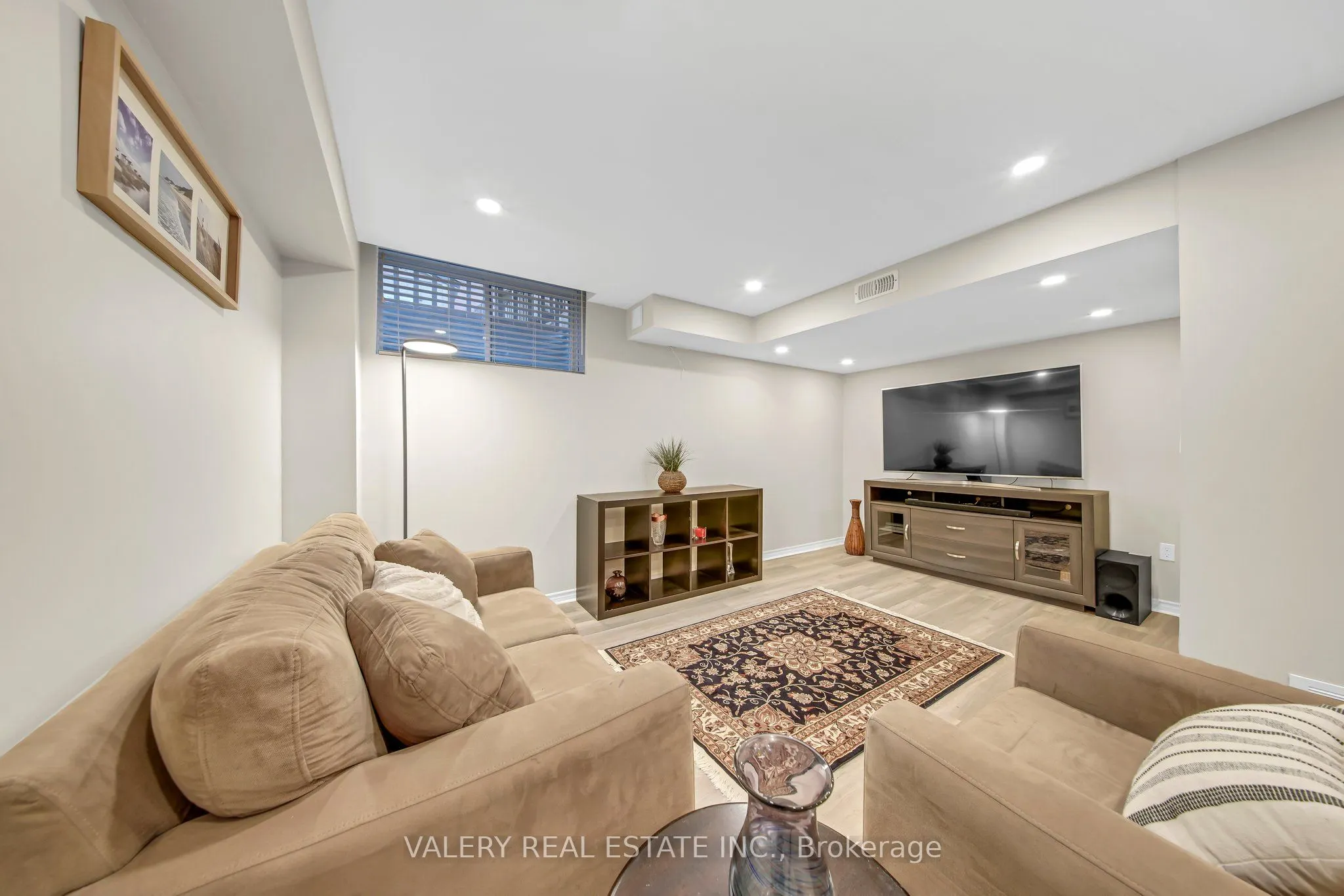 2442 Equestrian Crescent
