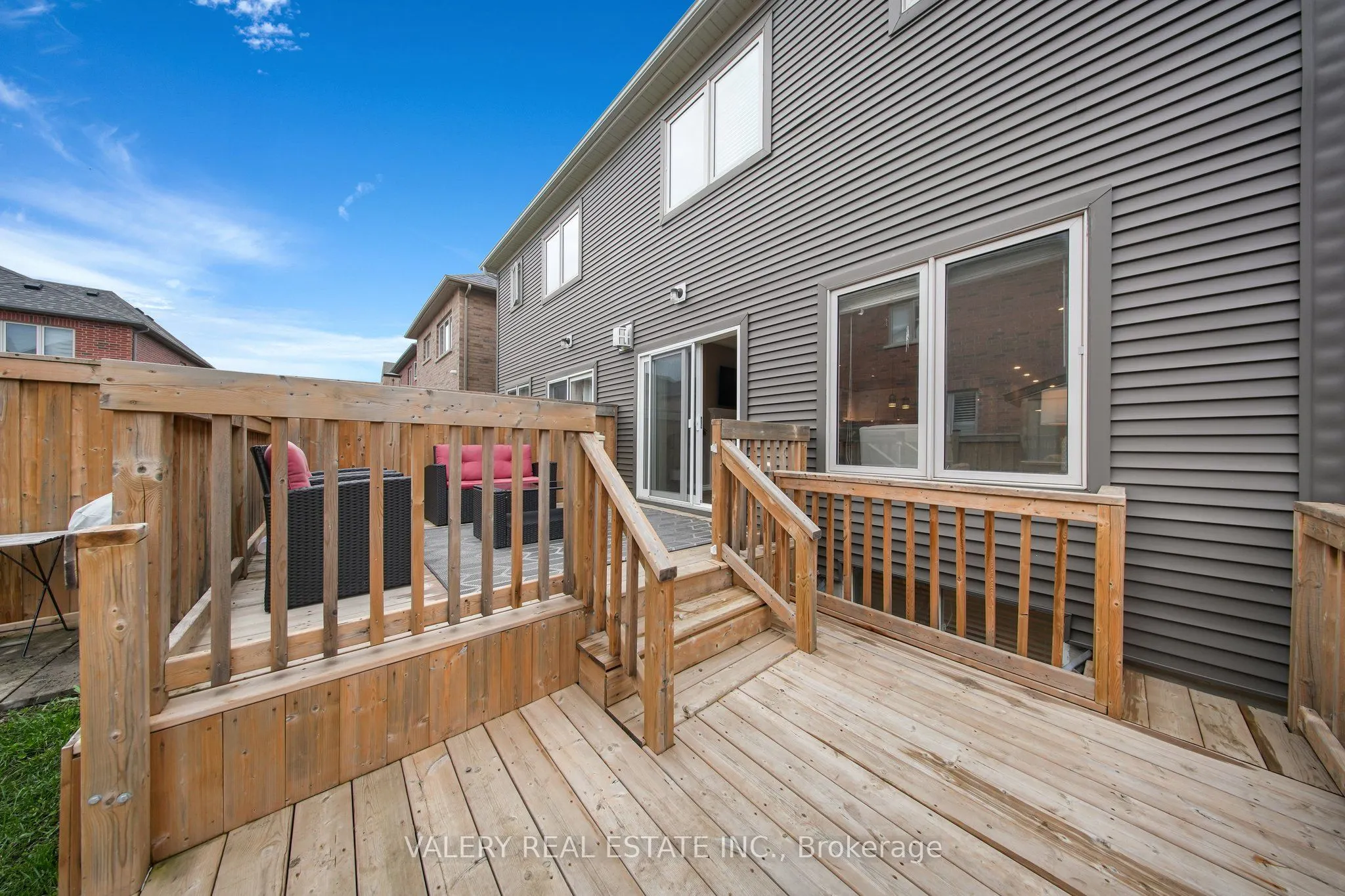 2442 Equestrian Crescent