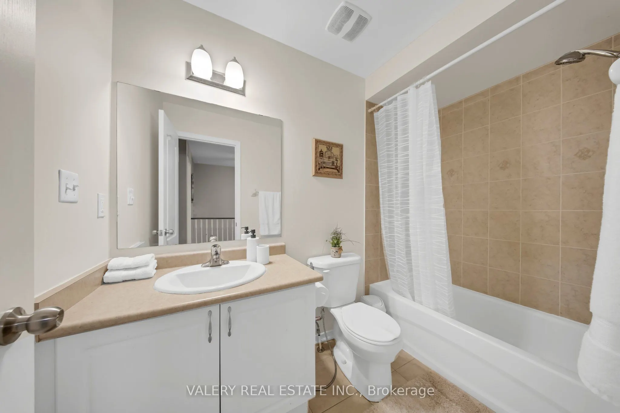 2442 Equestrian Crescent