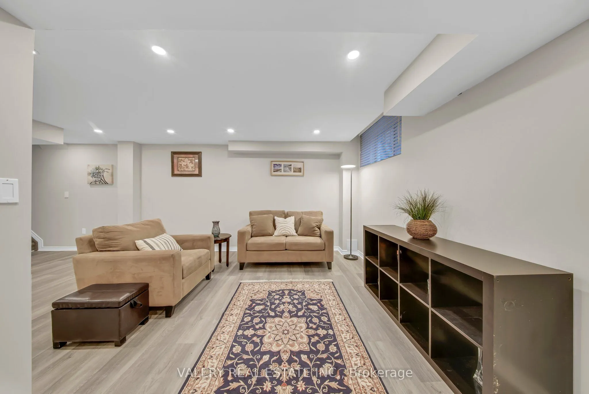2442 Equestrian Crescent