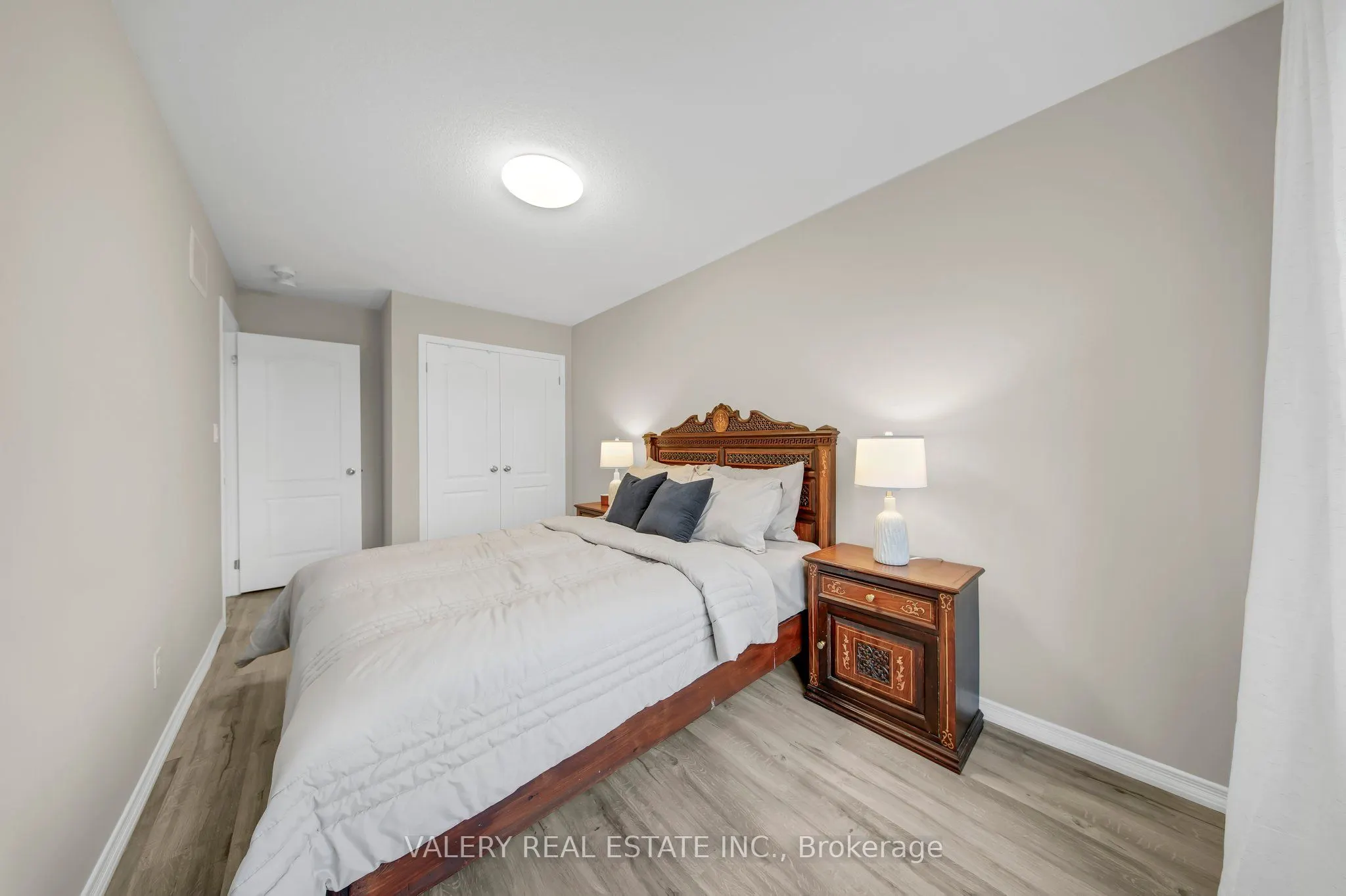 2442 Equestrian Crescent