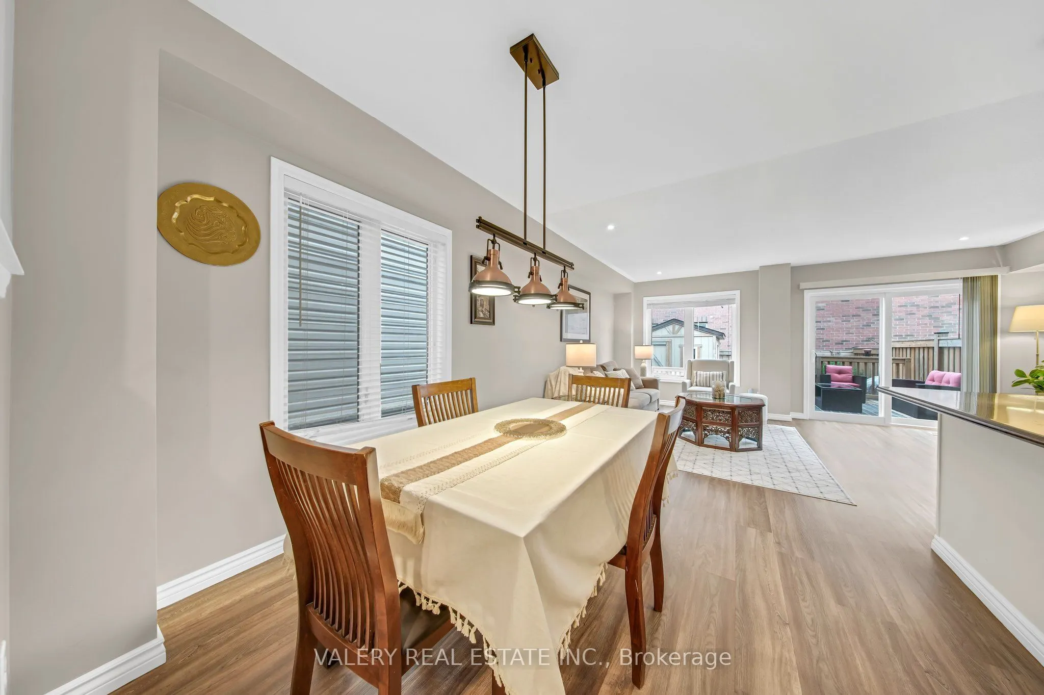 2442 Equestrian Crescent