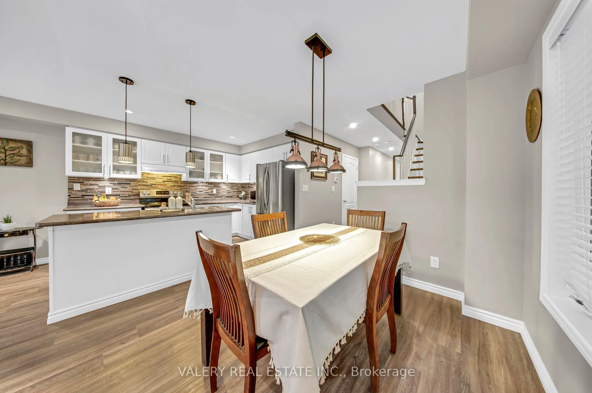 2442 Equestrian Crescent