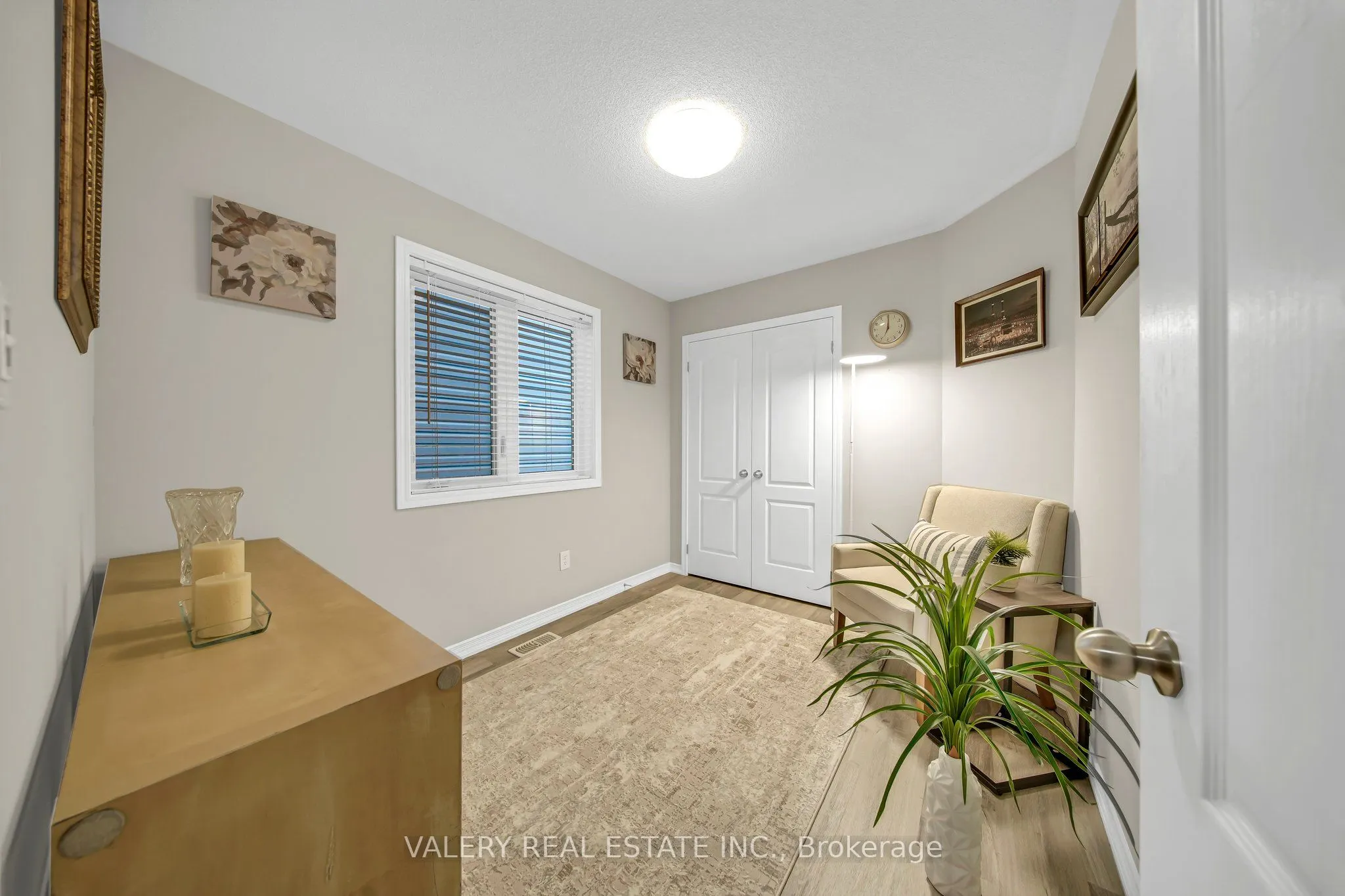2442 Equestrian Crescent