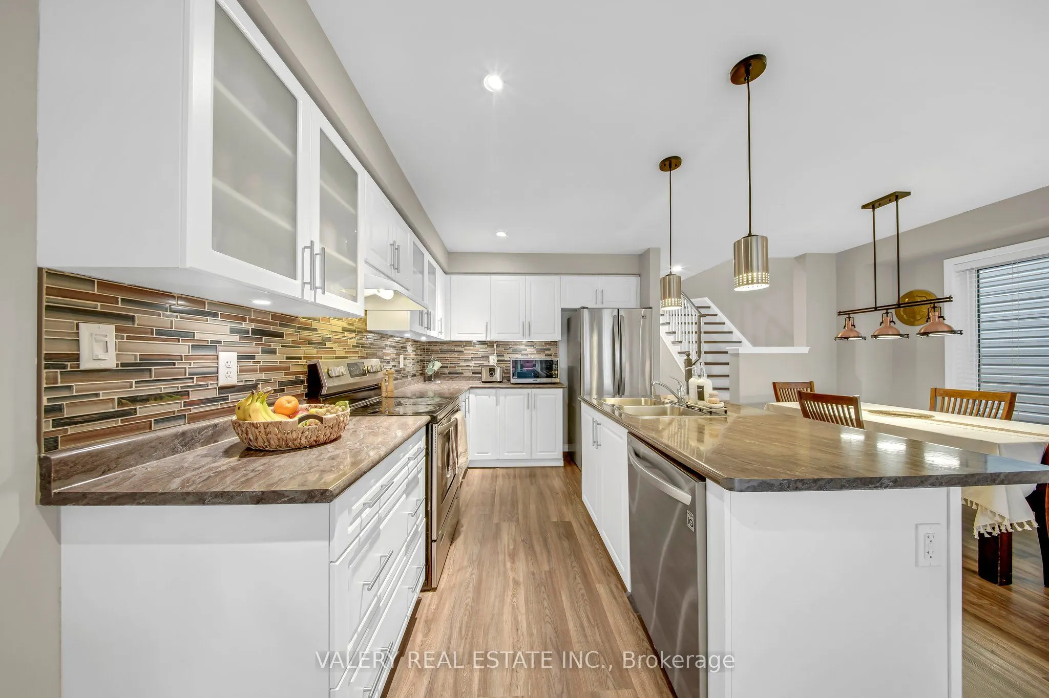 2442 Equestrian Crescent