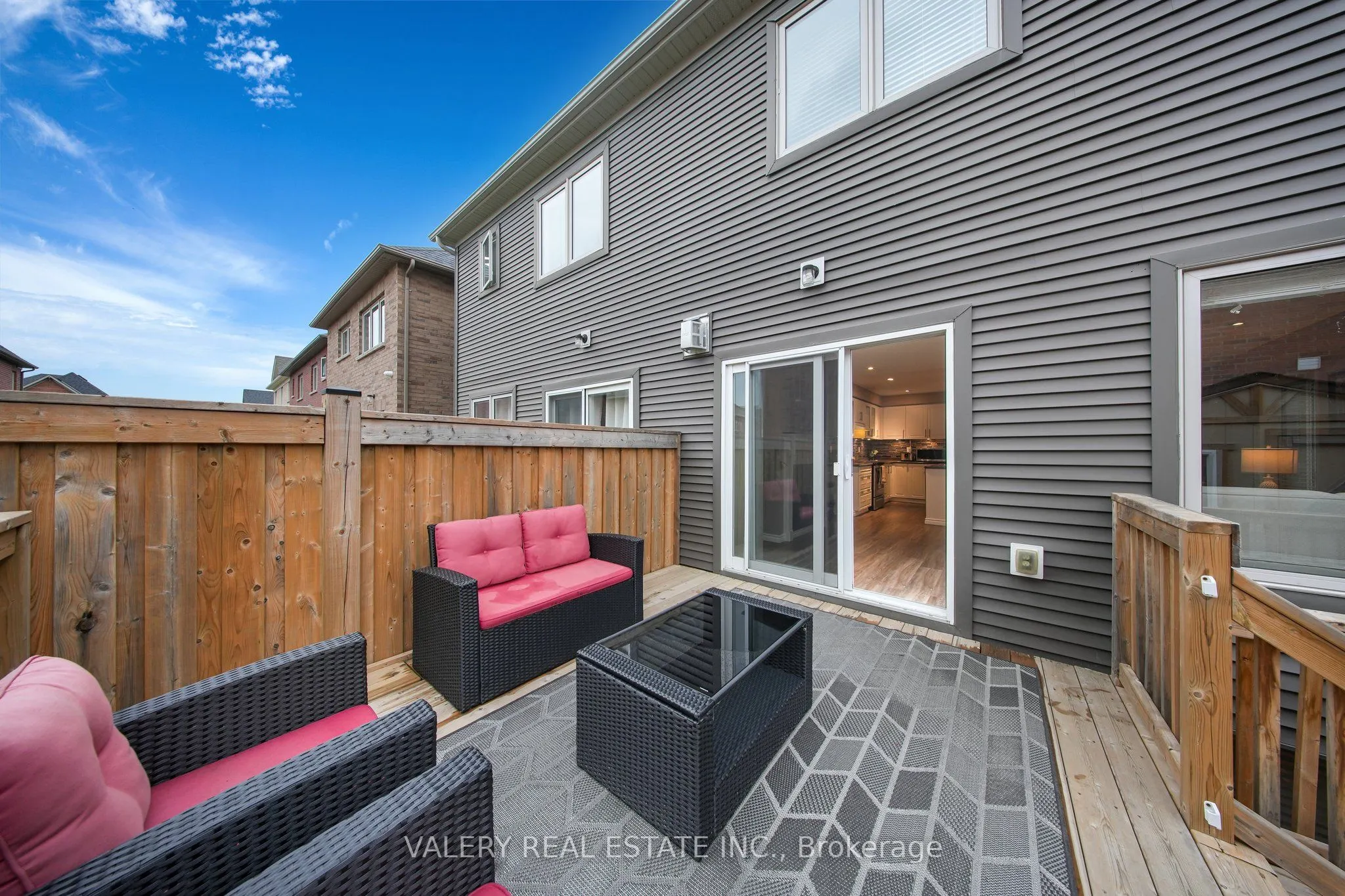 2442 Equestrian Crescent