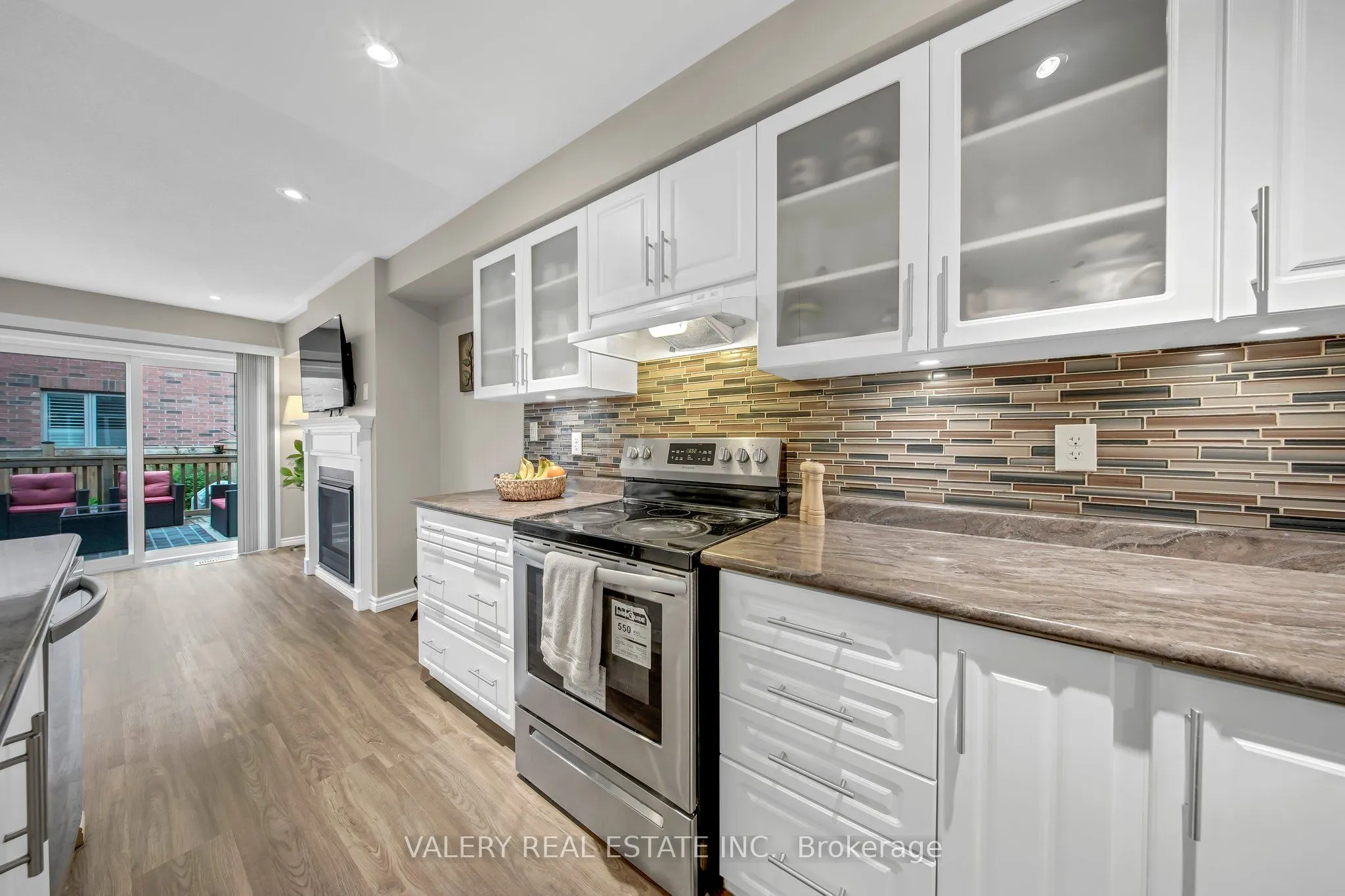 2442 Equestrian Crescent