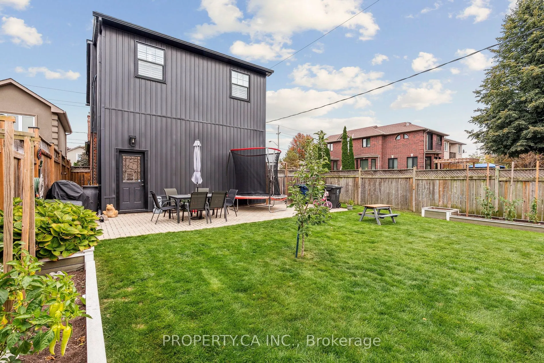 1628 Woodbine Heights Boulevard