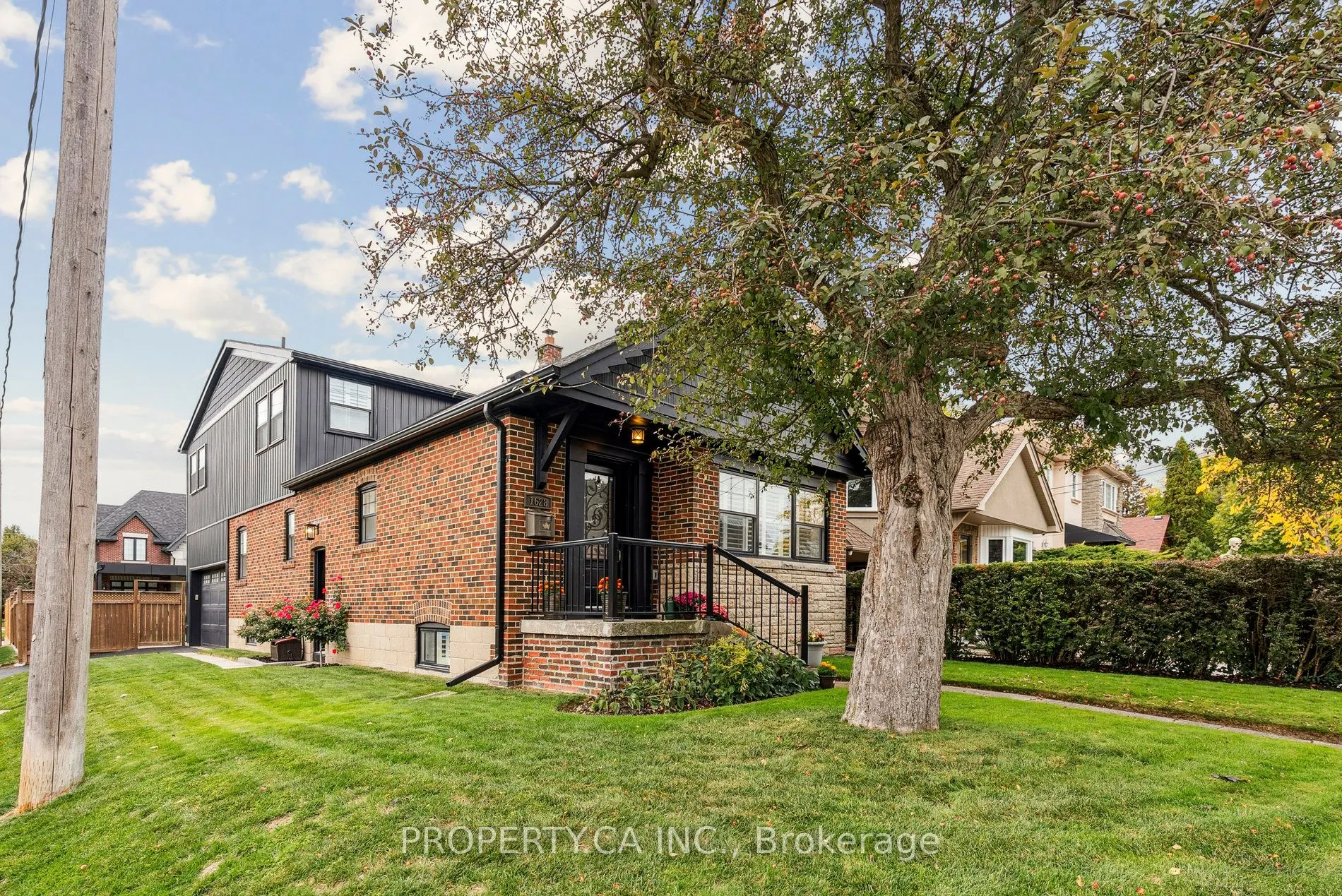 1628 Woodbine Heights Boulevard