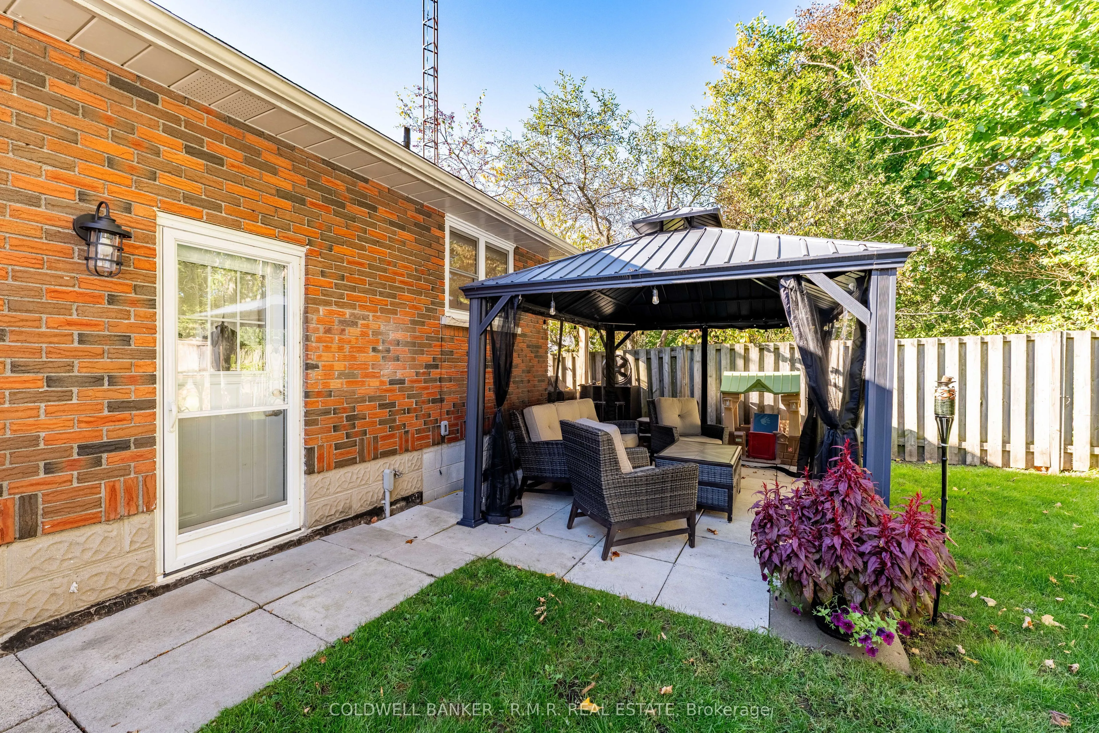 18 Centreview Street