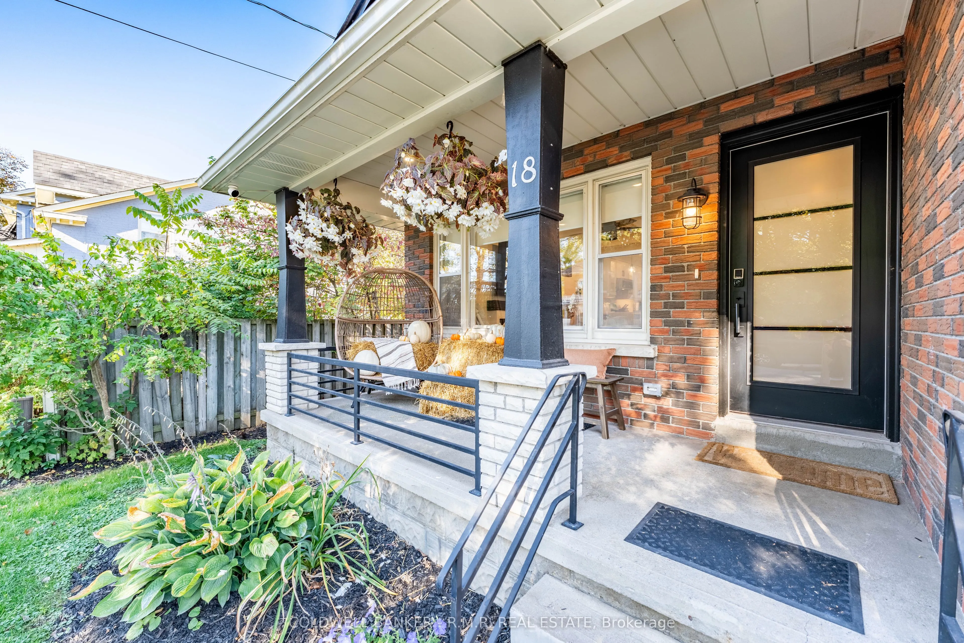 18 Centreview Street