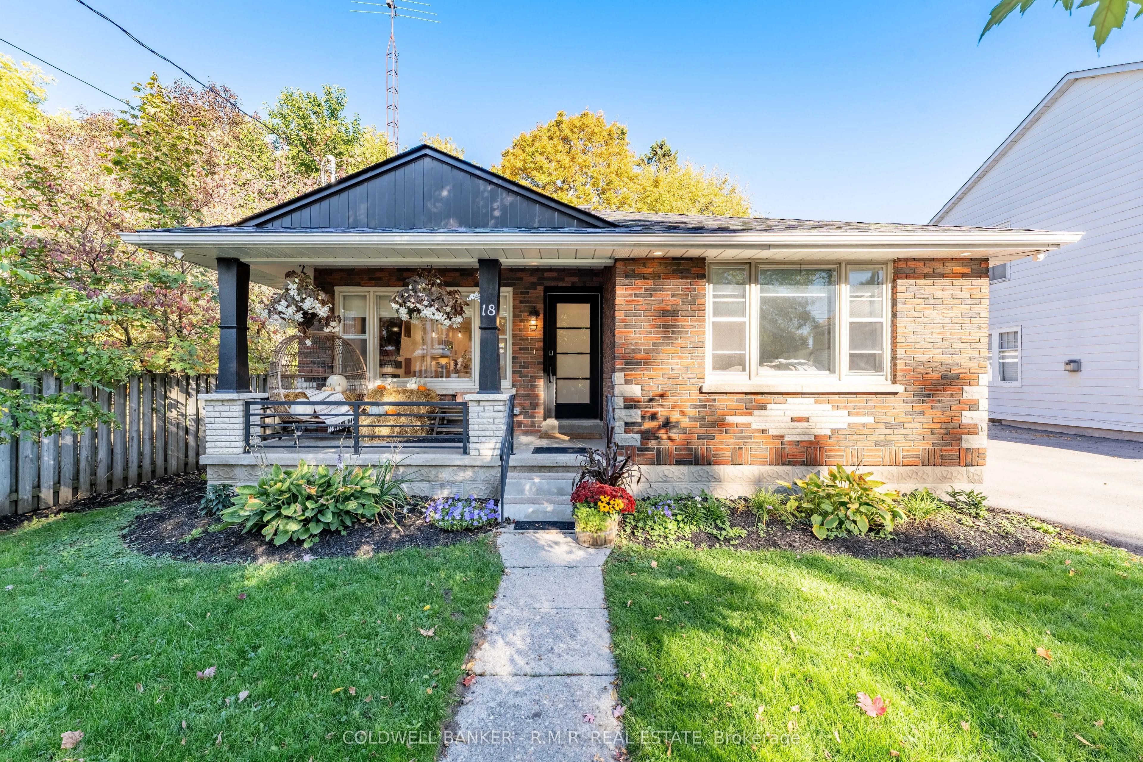 18 Centreview Street