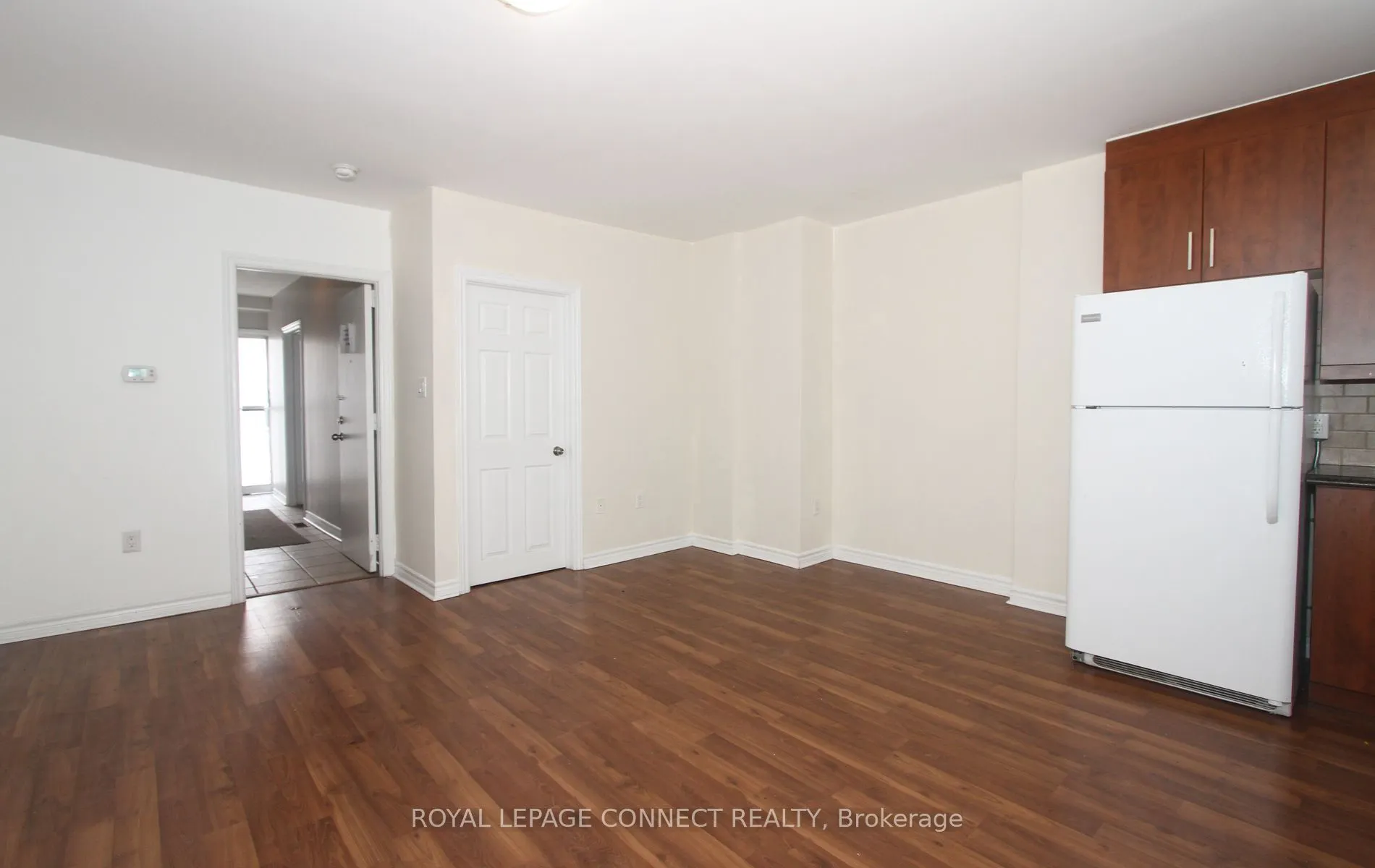 1229A Woodbine Main Floor Avenue