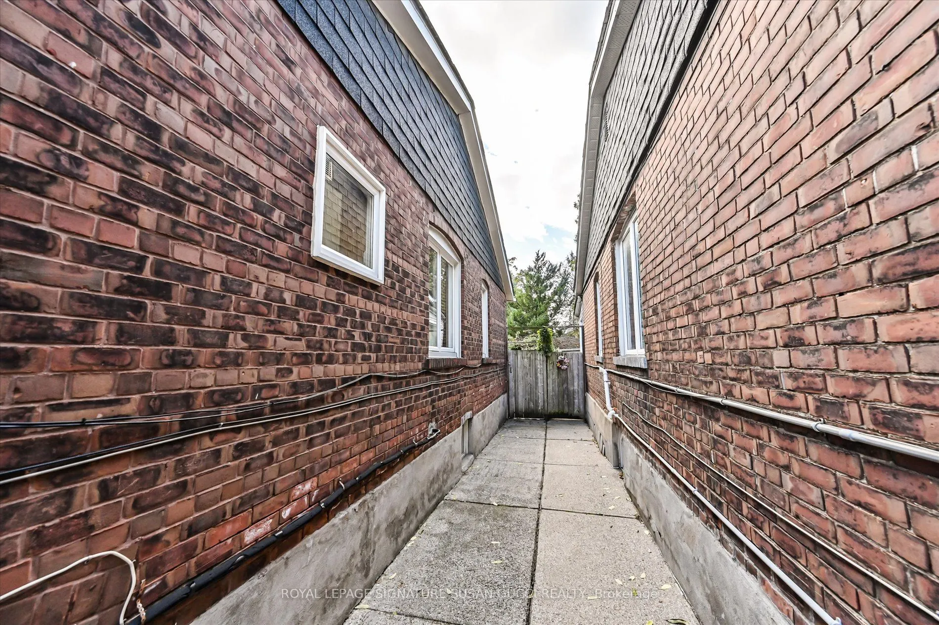 1138 Woodbine Avenue