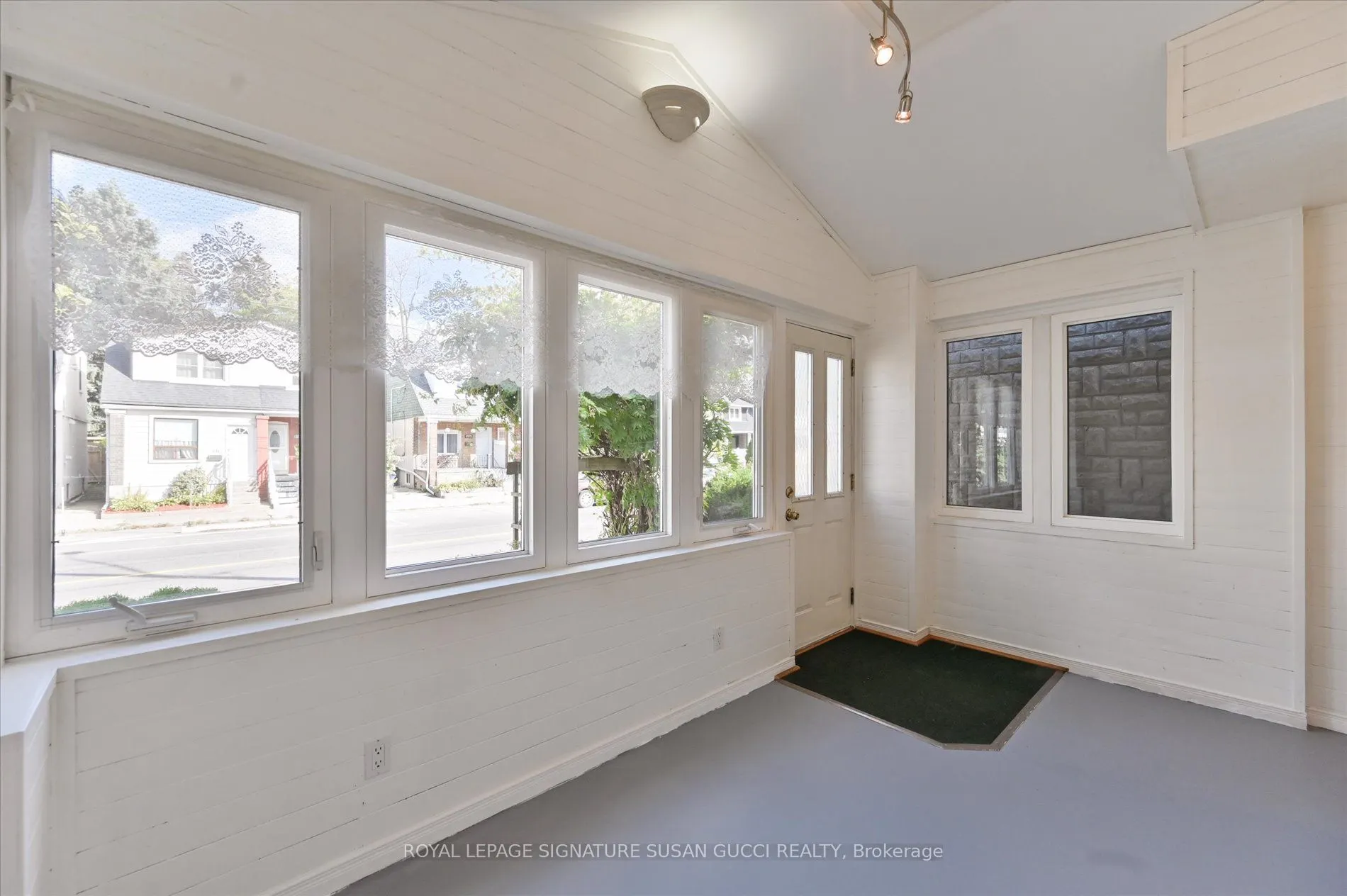 1138 Woodbine Avenue