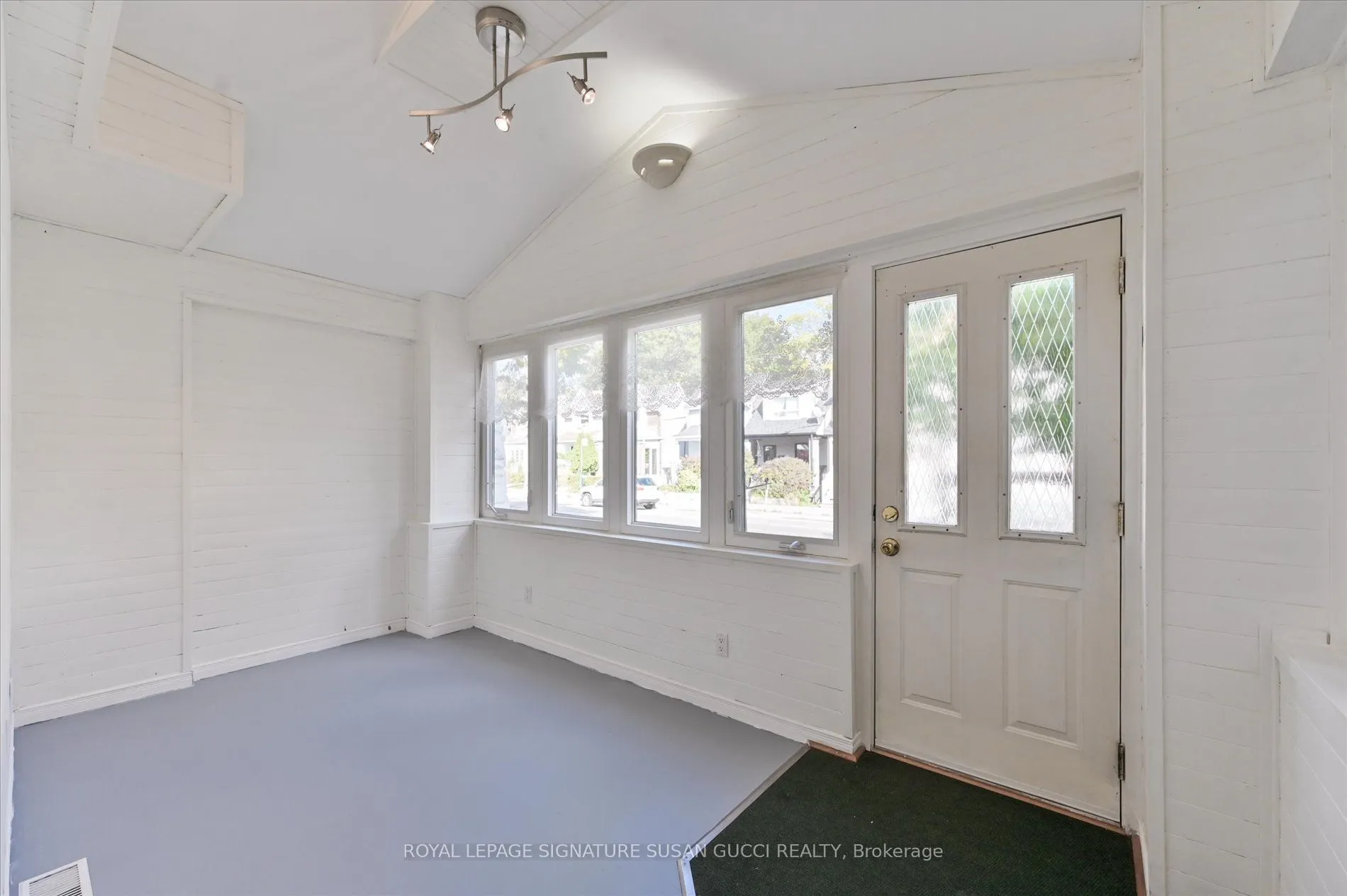 1138 Woodbine Avenue