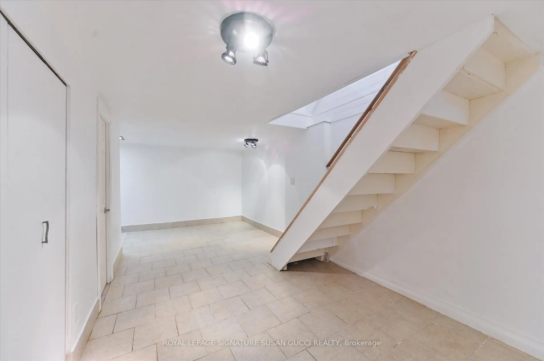 1138 Woodbine Avenue