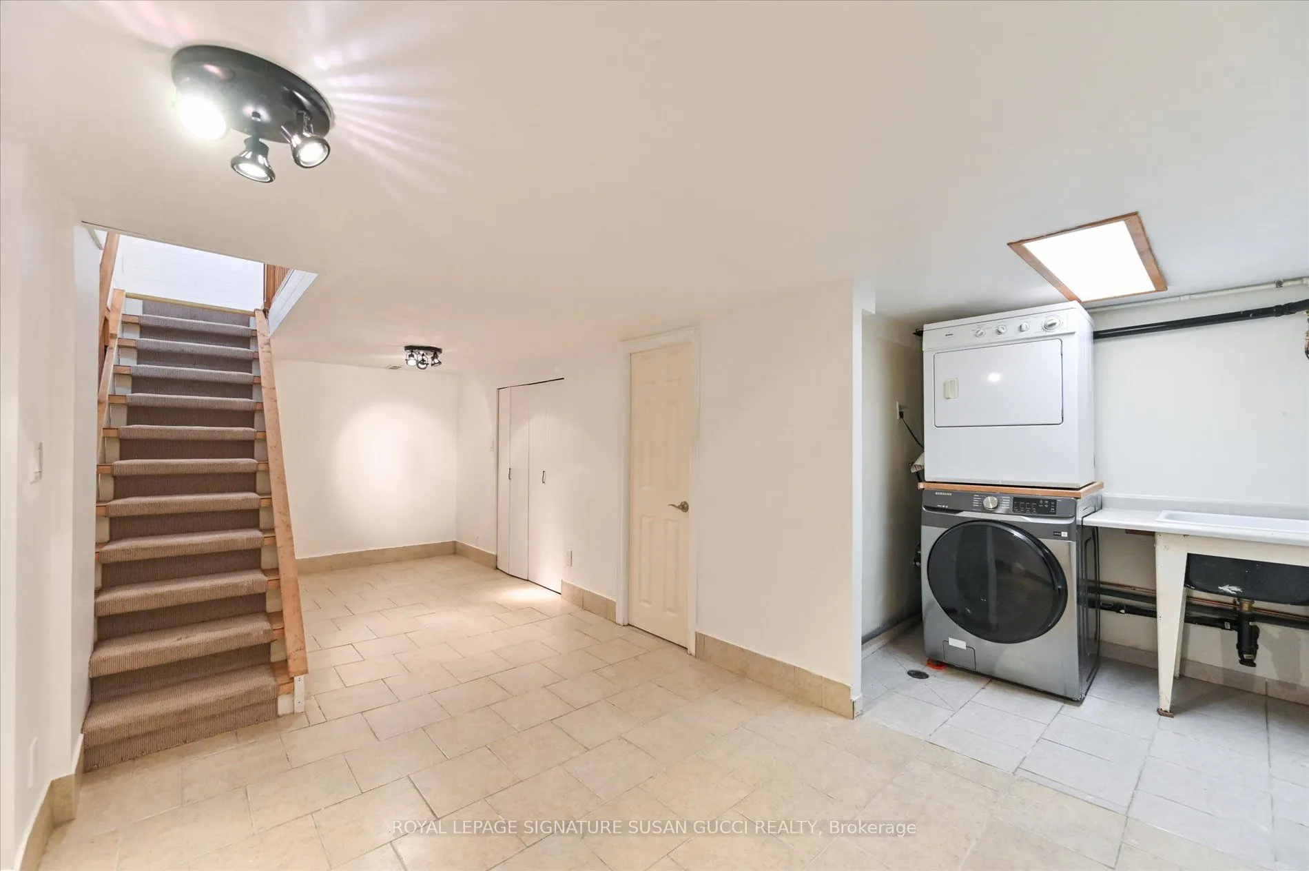 1138 Woodbine Avenue