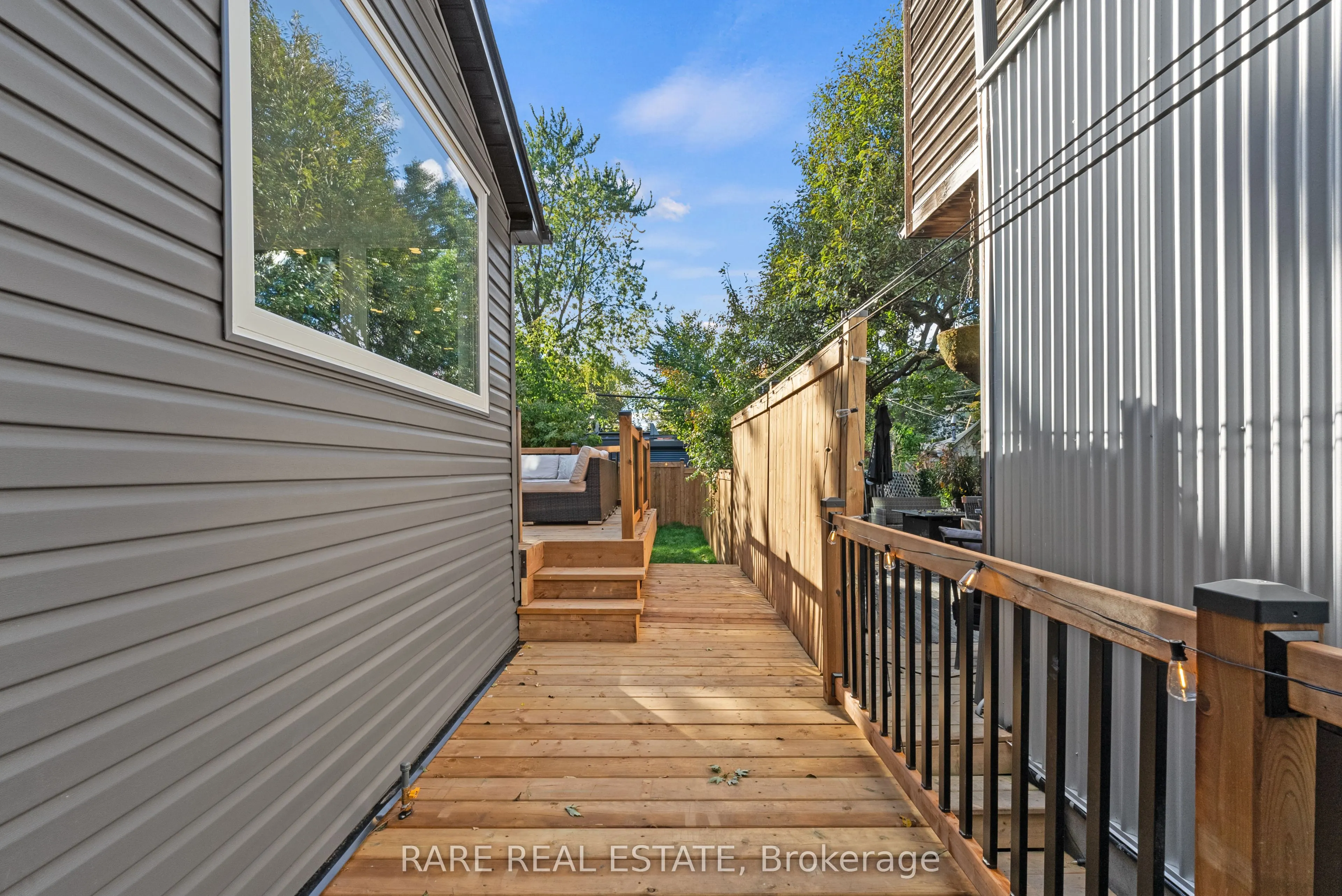 40 1/2 Morse Street N
