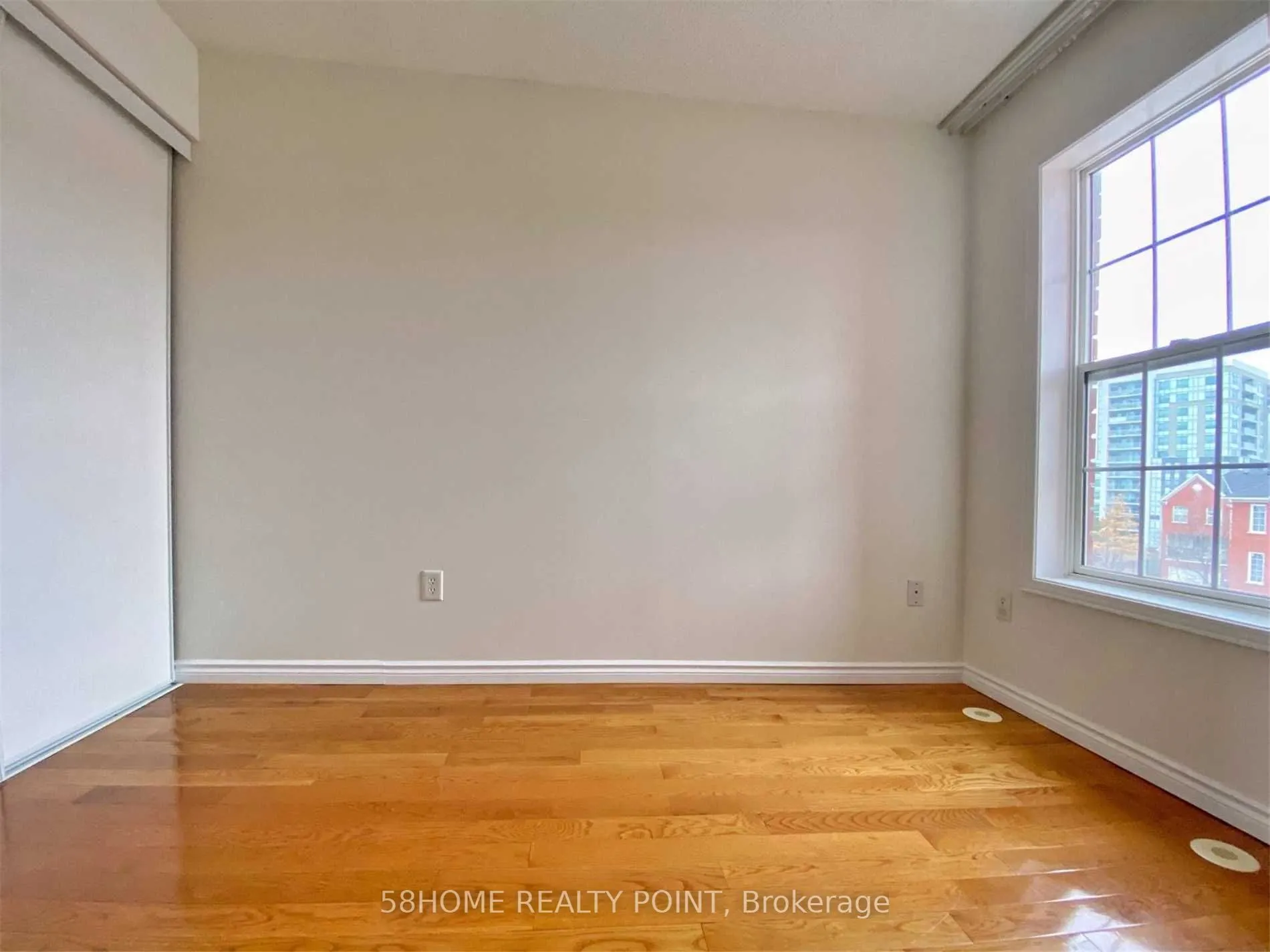 17 Exchequer Place, #Main