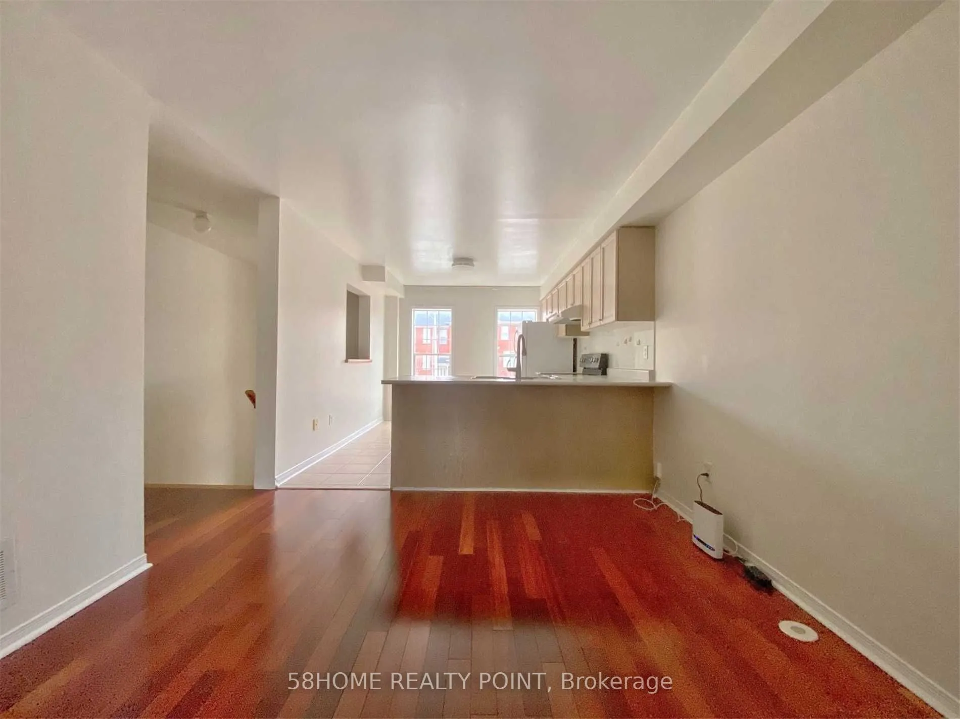 17 Exchequer Place, #Main