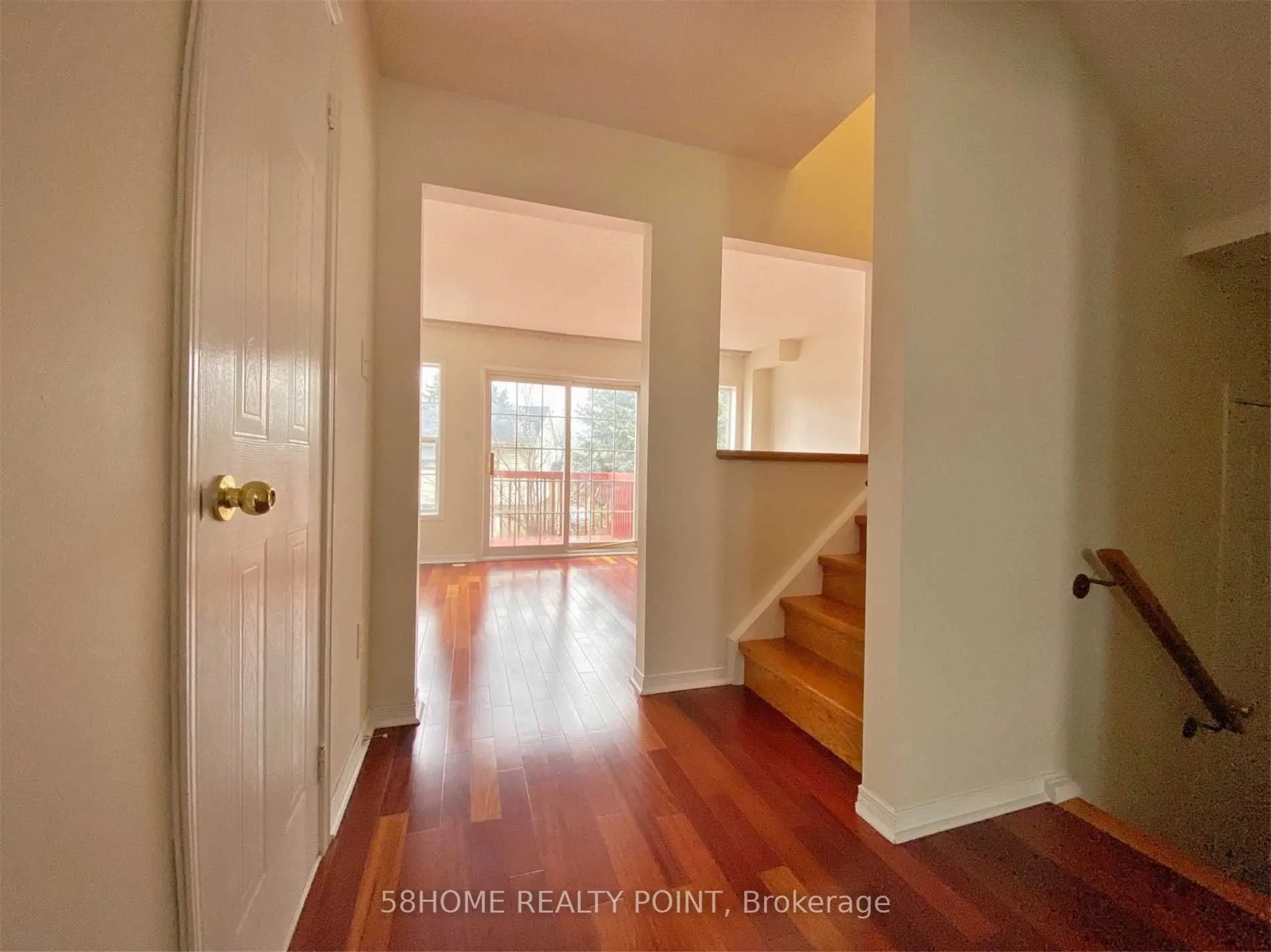 17 Exchequer Place, #Main