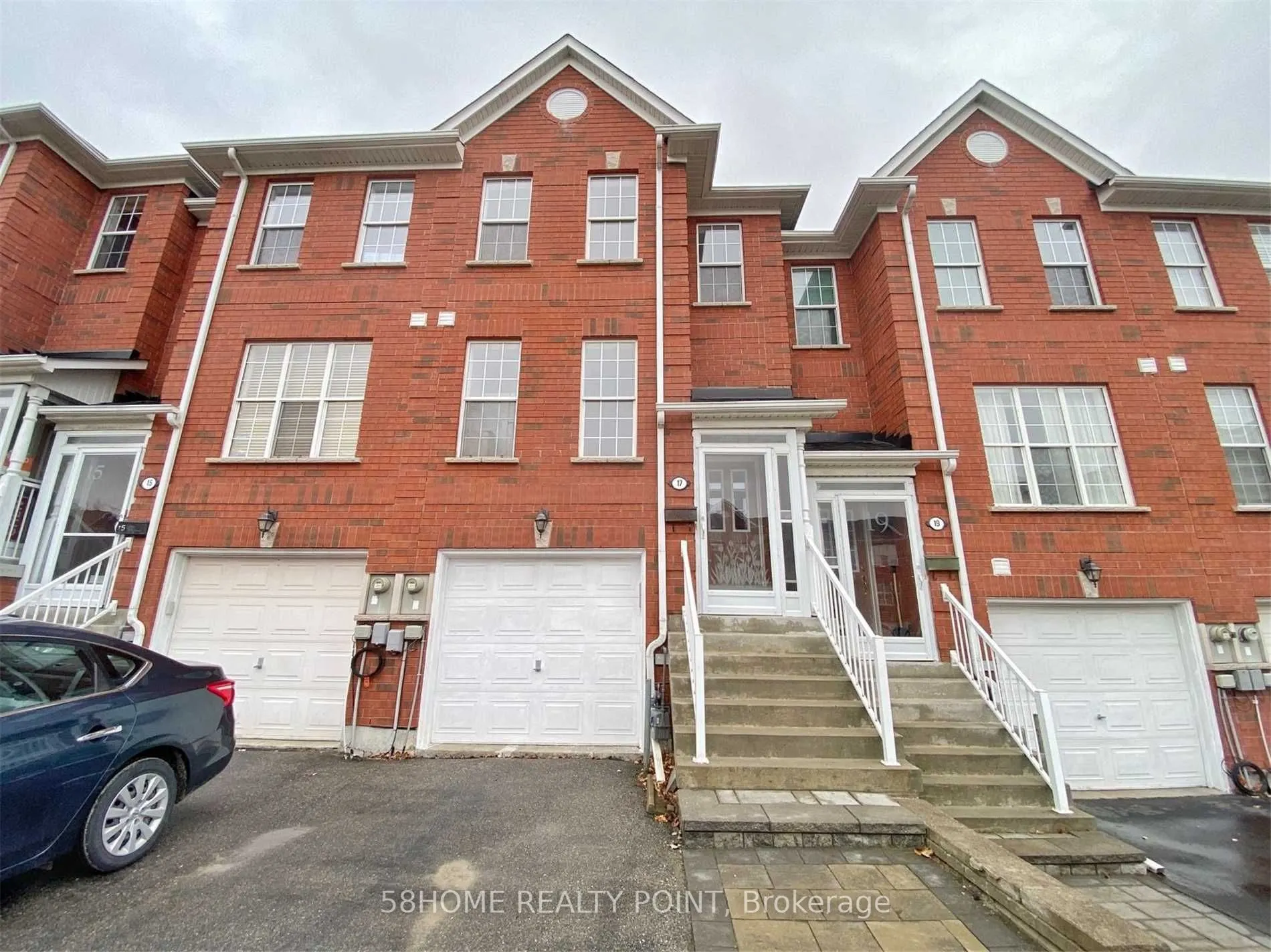 17 Exchequer Place, #Main