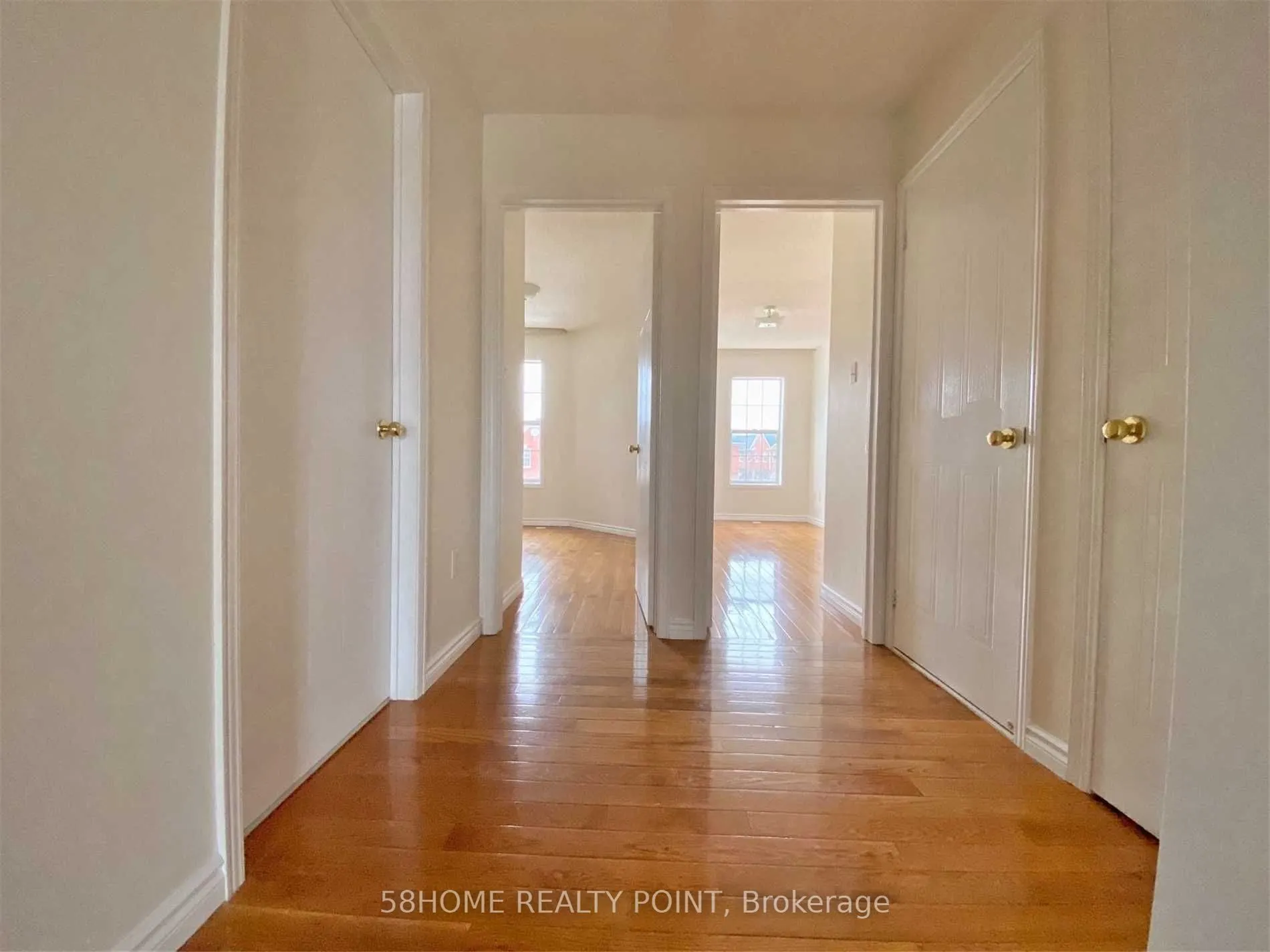 17 Exchequer Place, #Main