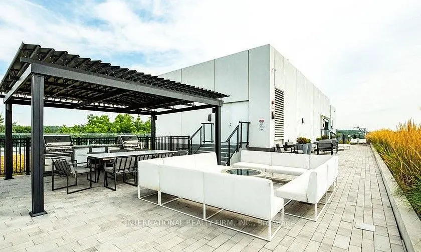 1630 Queen Street E, #412