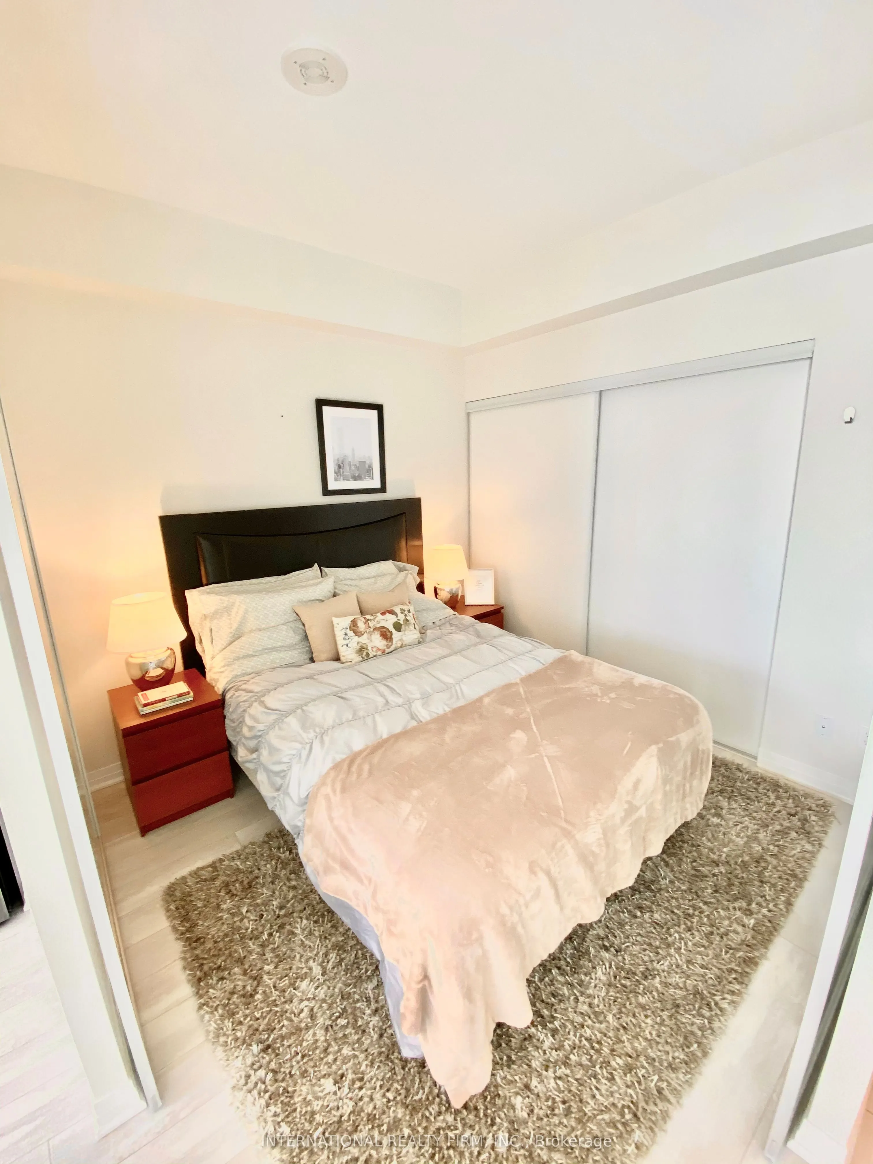 1630 Queen Street E, #412
