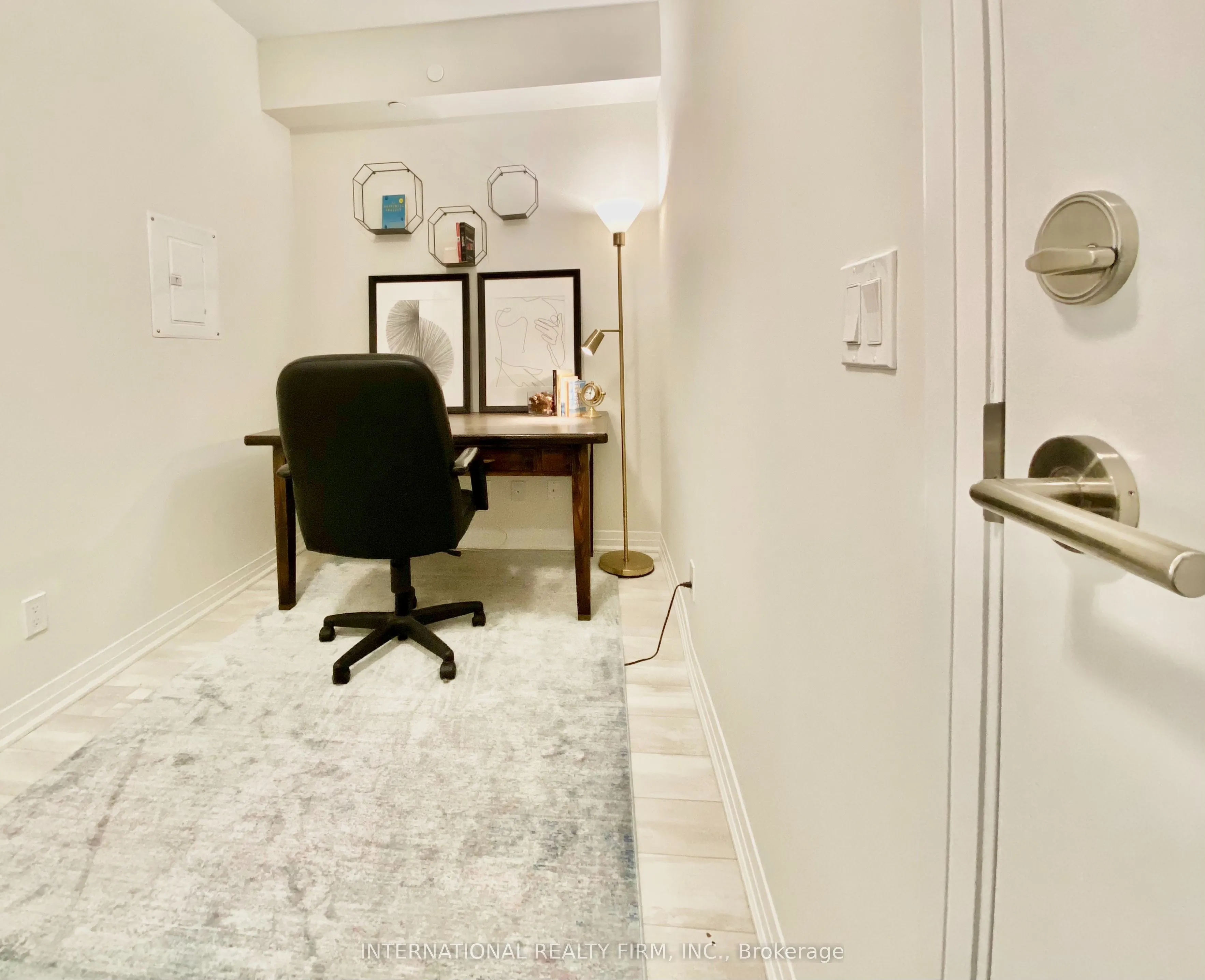 1630 Queen Street E, #412
