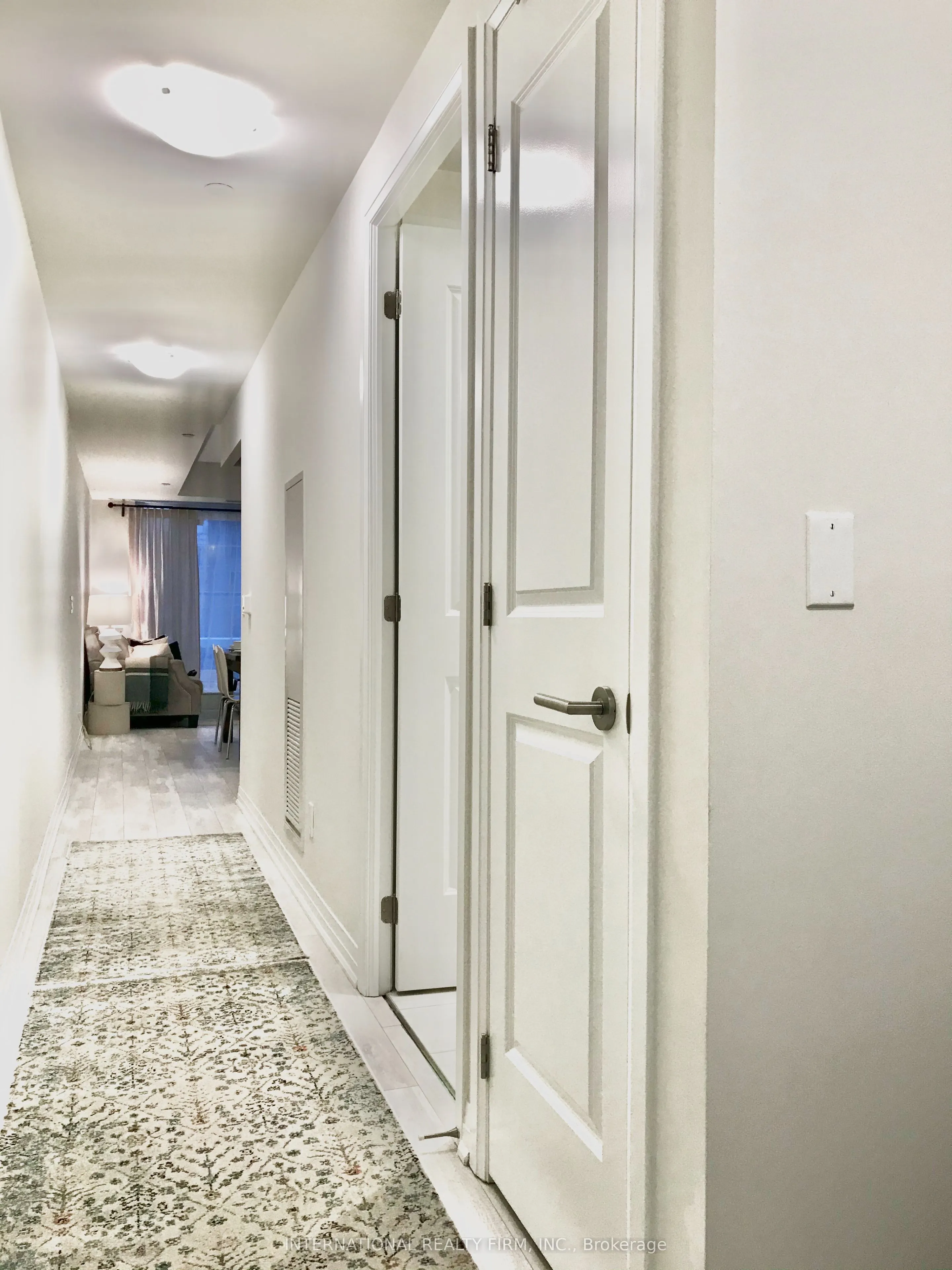 1630 Queen Street E, #412